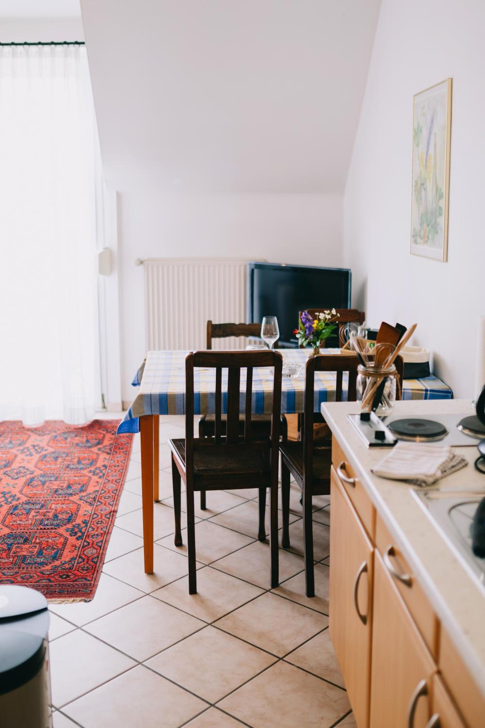 Apartment with Balcony photo 3