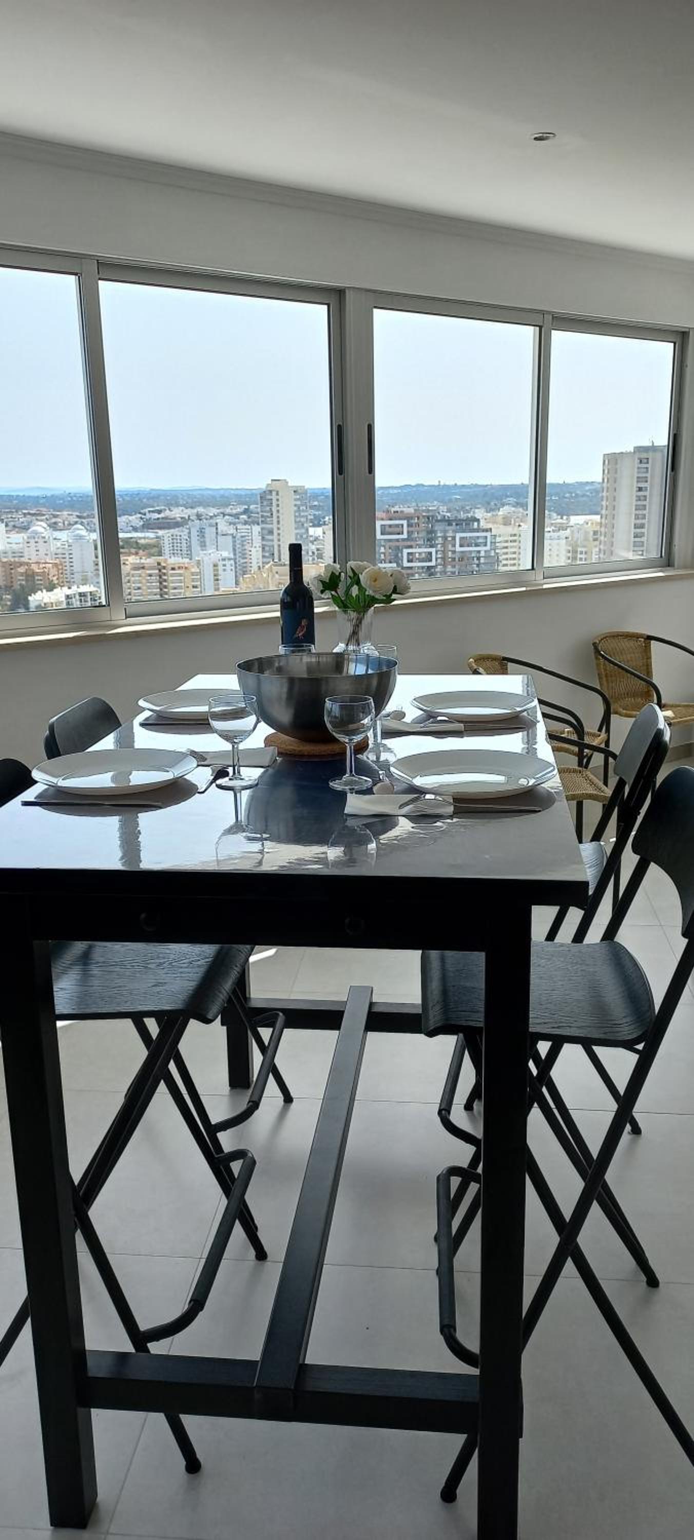 One-Bedroom Apartment - Photo 12