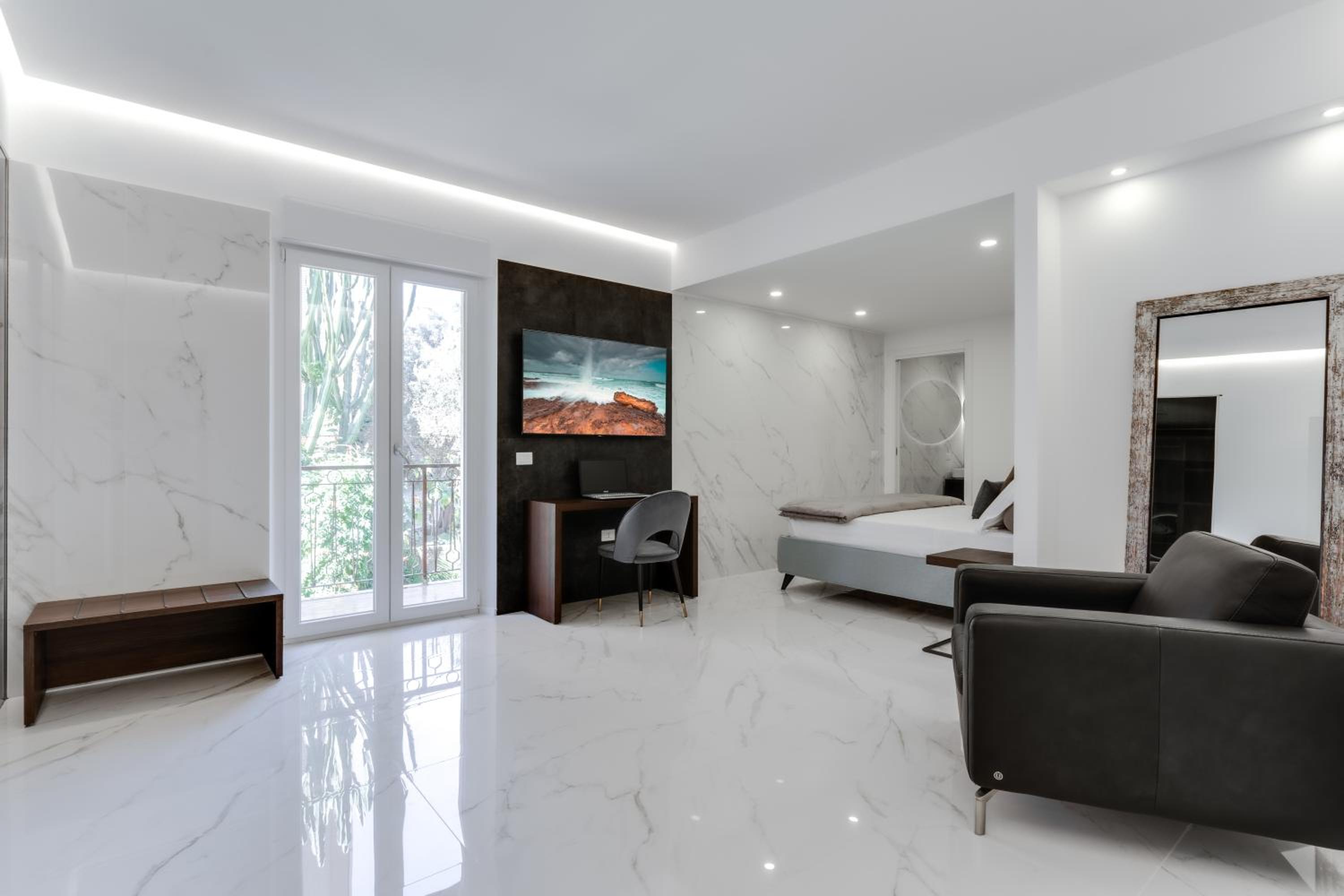 Standard King Room