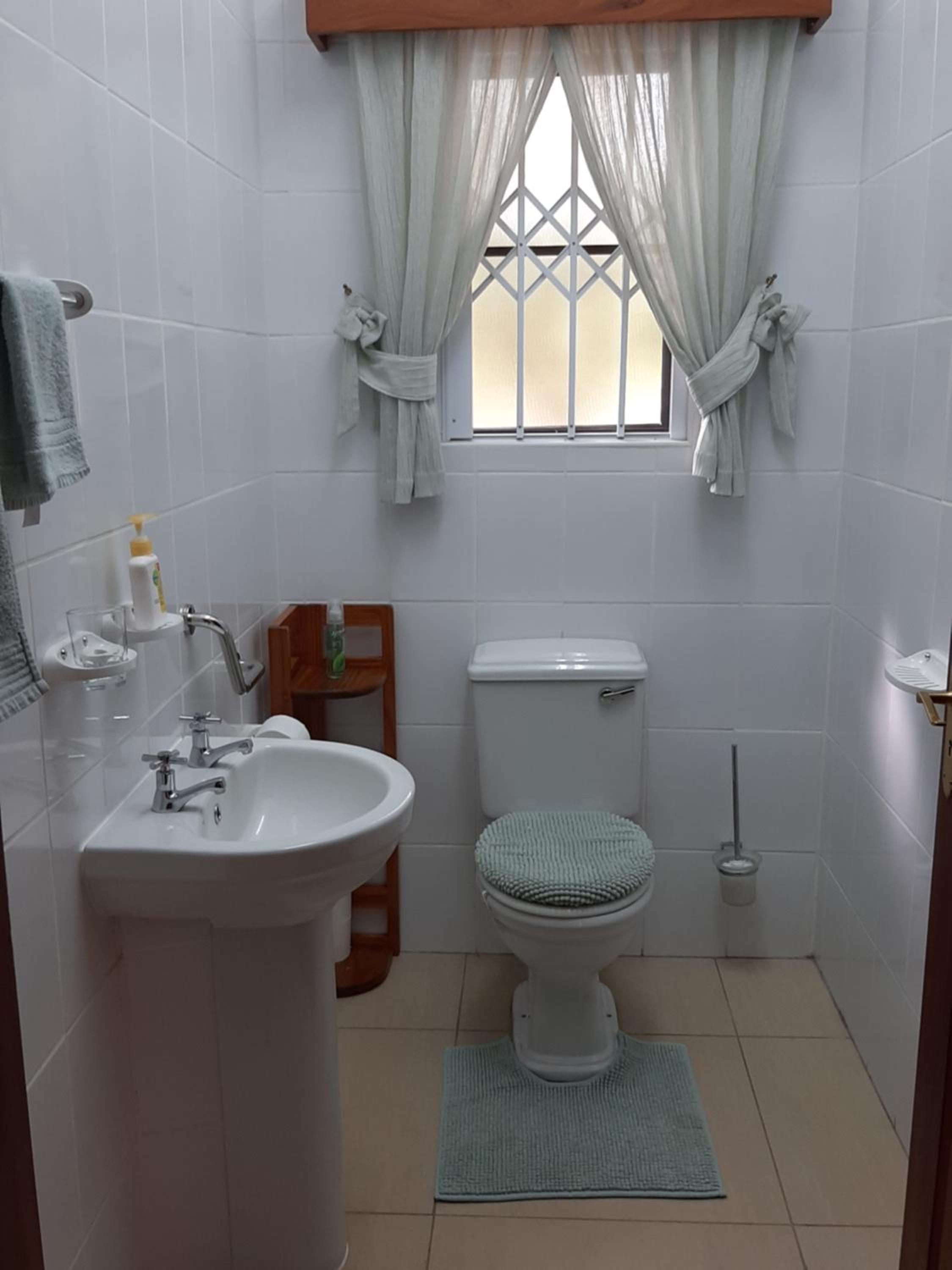 One-Bedroom Apartment - Photo 37