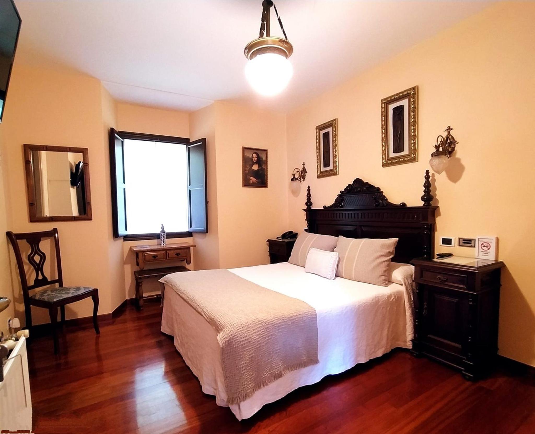 Double Room - Photo 10