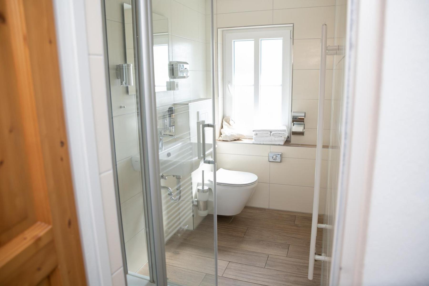 Double Room - Photo 8