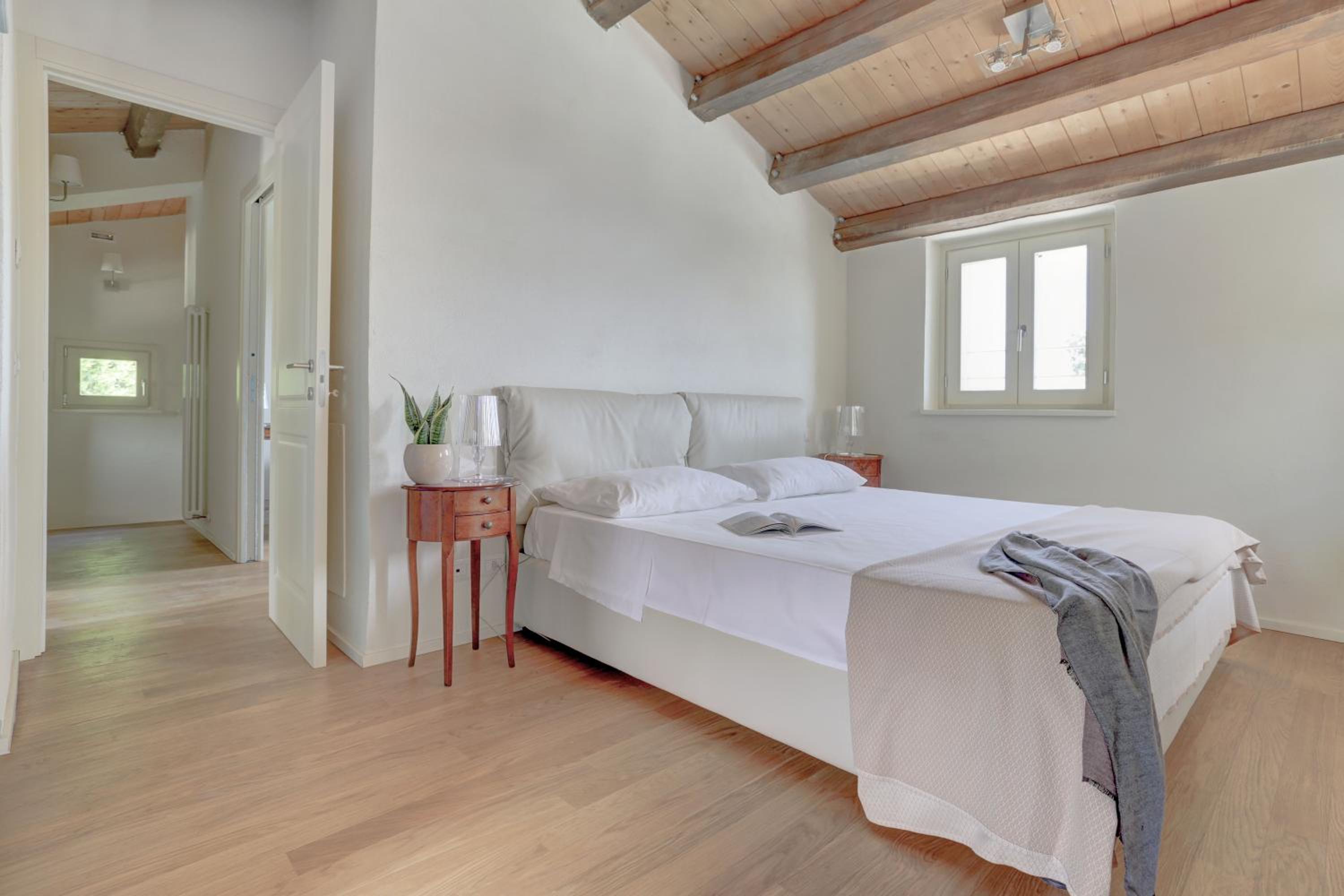 Two-Bedroom Apartment - Split Level