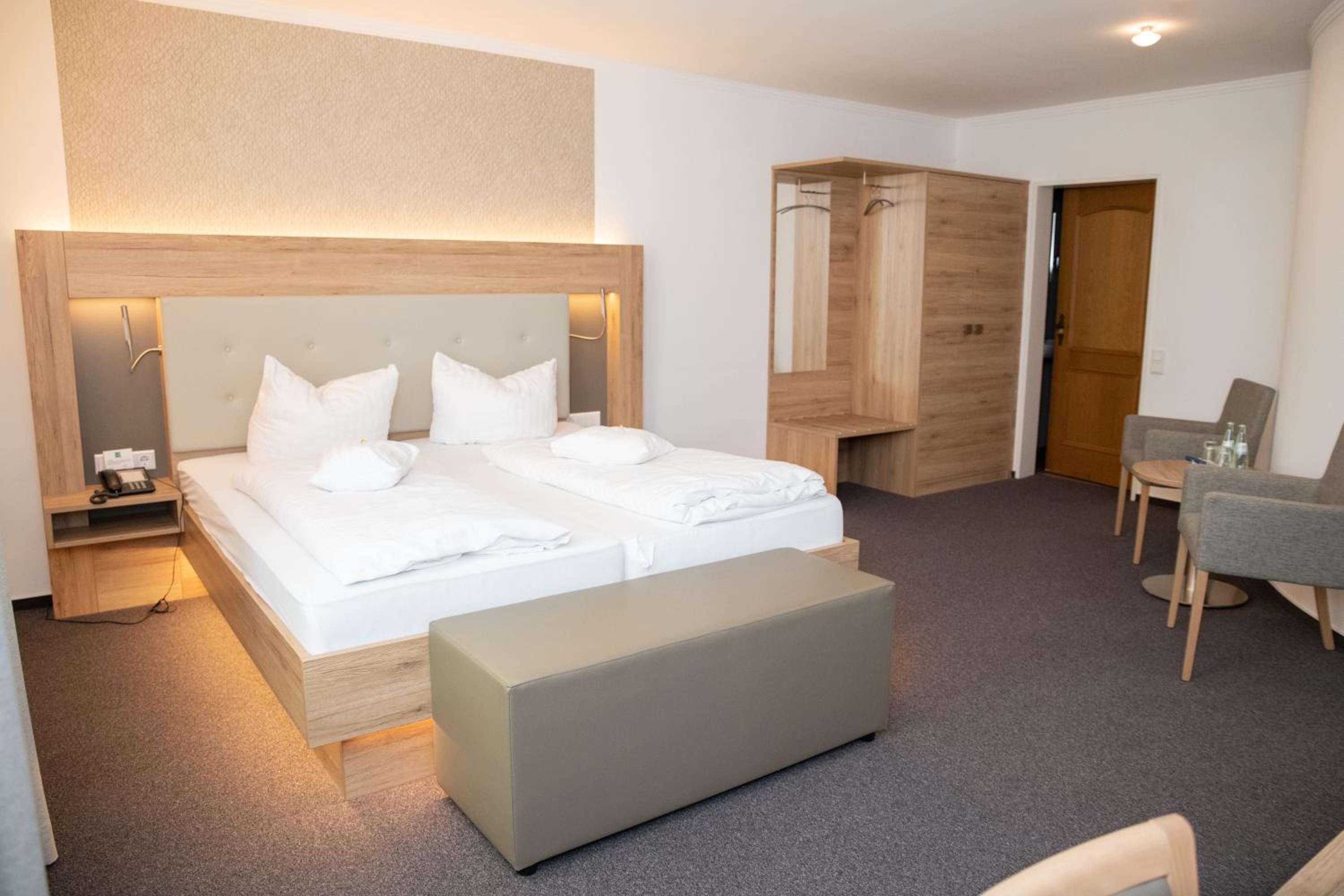Suite - Photo 1