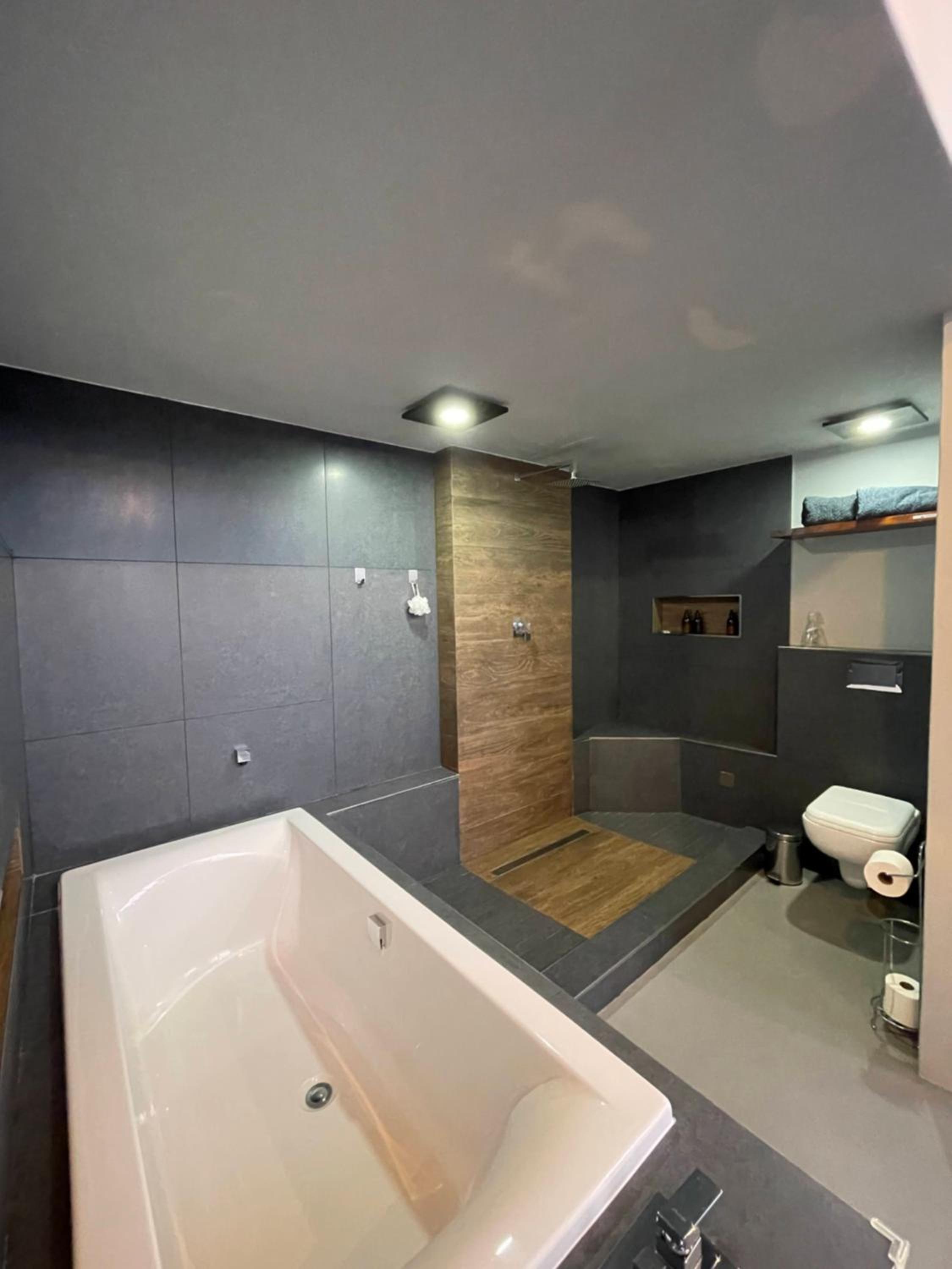 Double Room with Balcony and Sea View - Photo 6