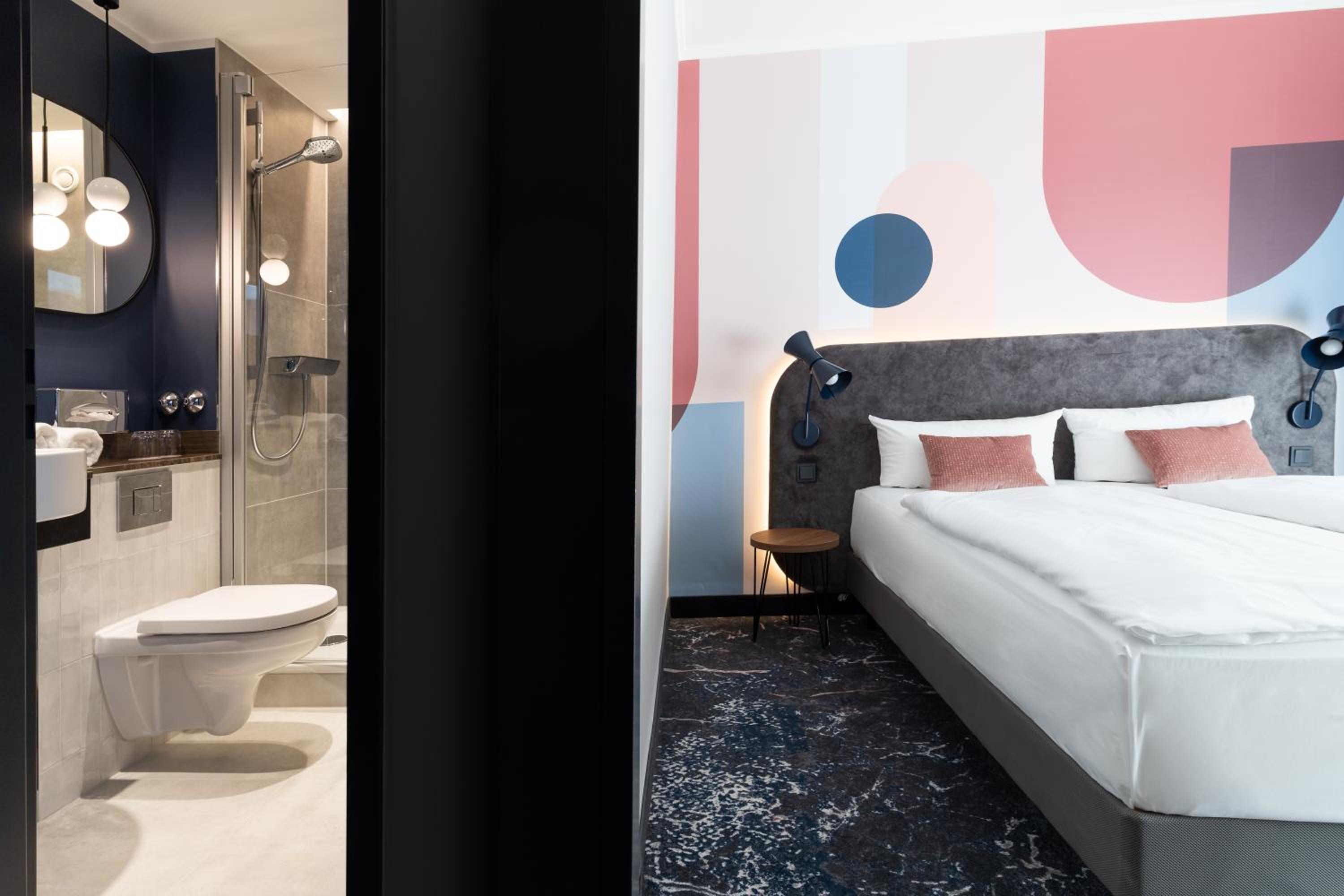 Standard Double Room - Photo 24