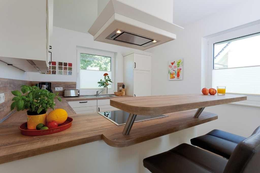 Three-Bedroom House photo 3