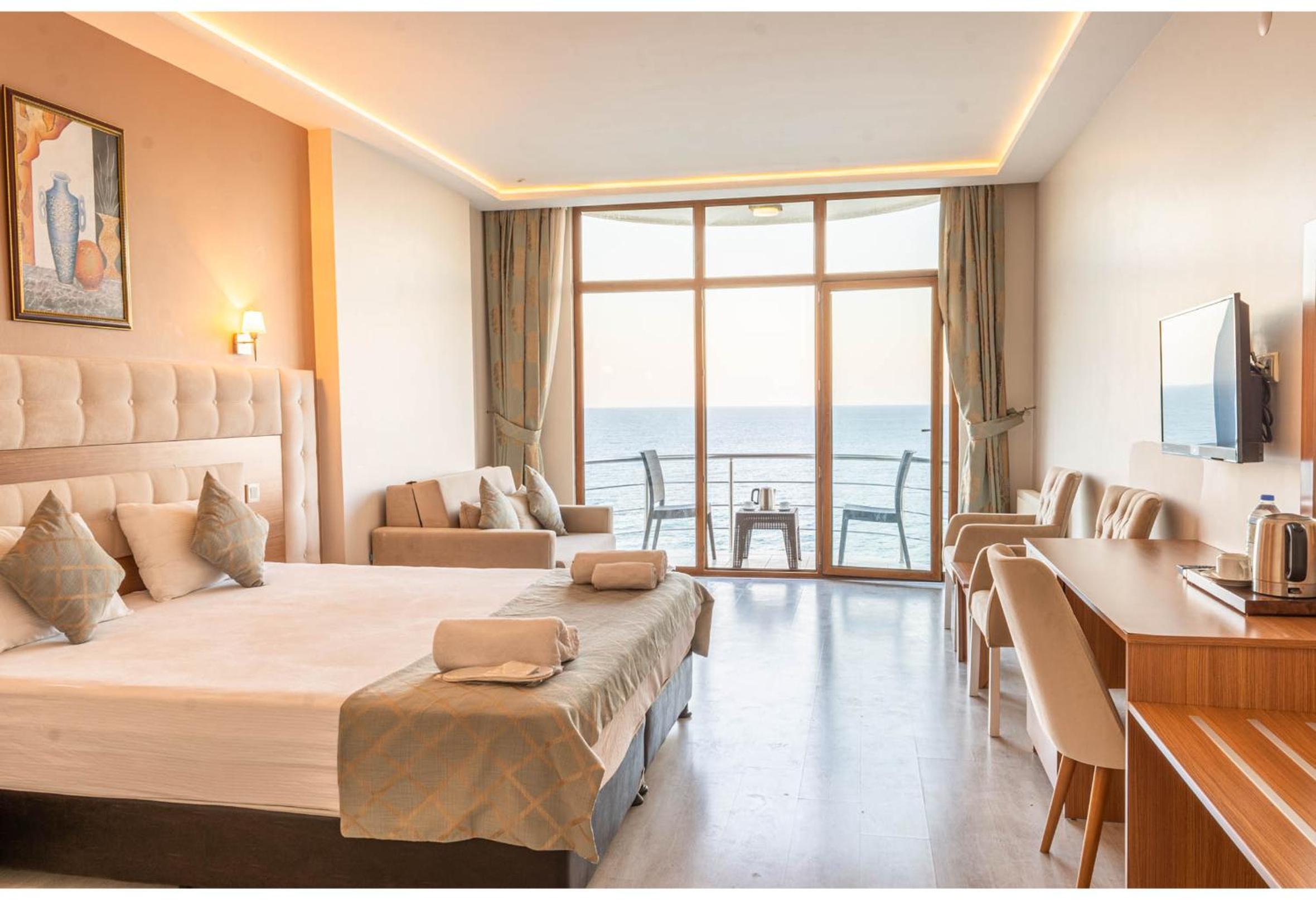 Queen Room with Sea View photo 1