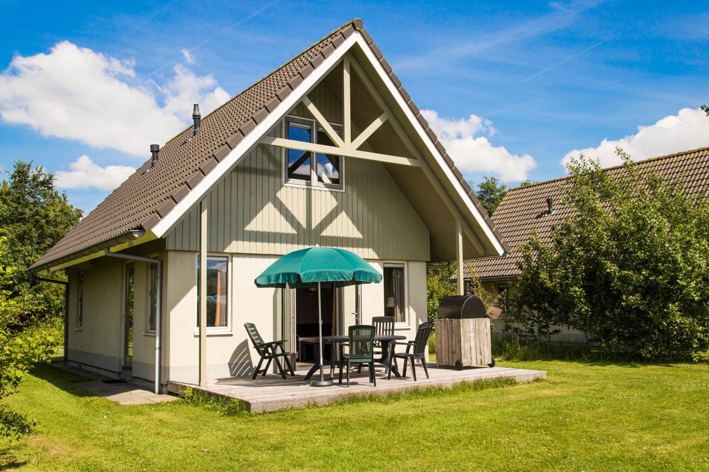 Three-Bedroom Bungalow photo 2