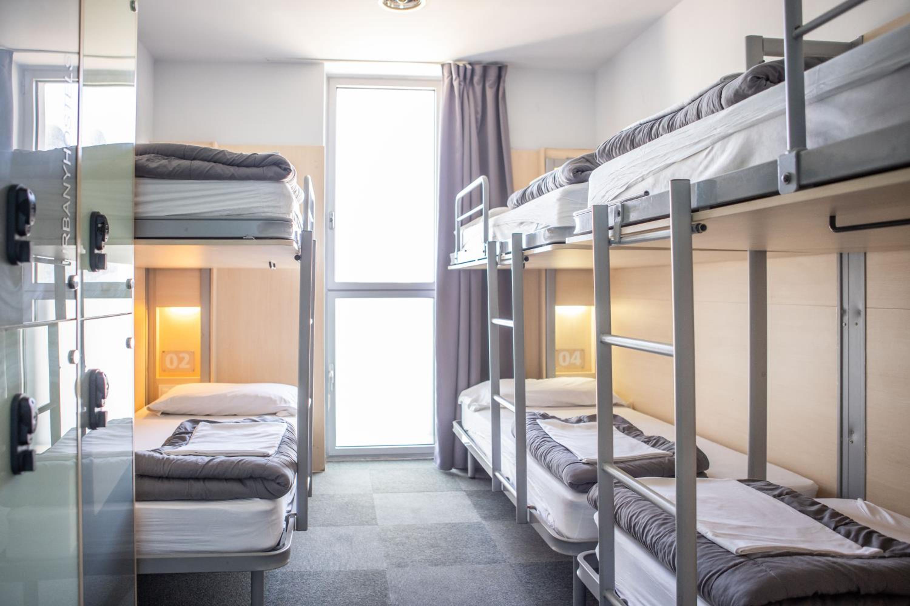 Single Bed in 6-Bed Dormitory Room photo 3