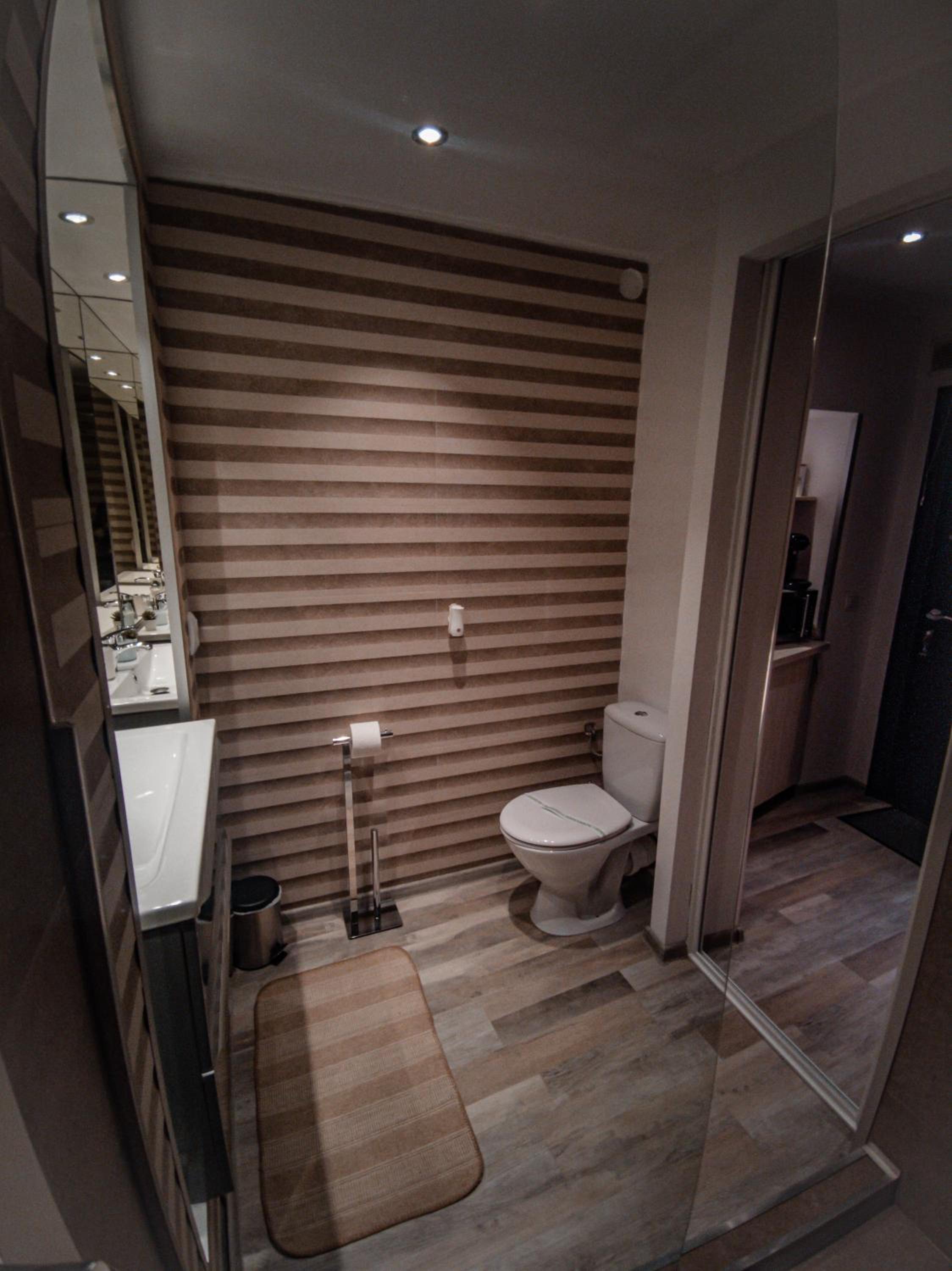 One-Bedroom Apartment - Photo 25