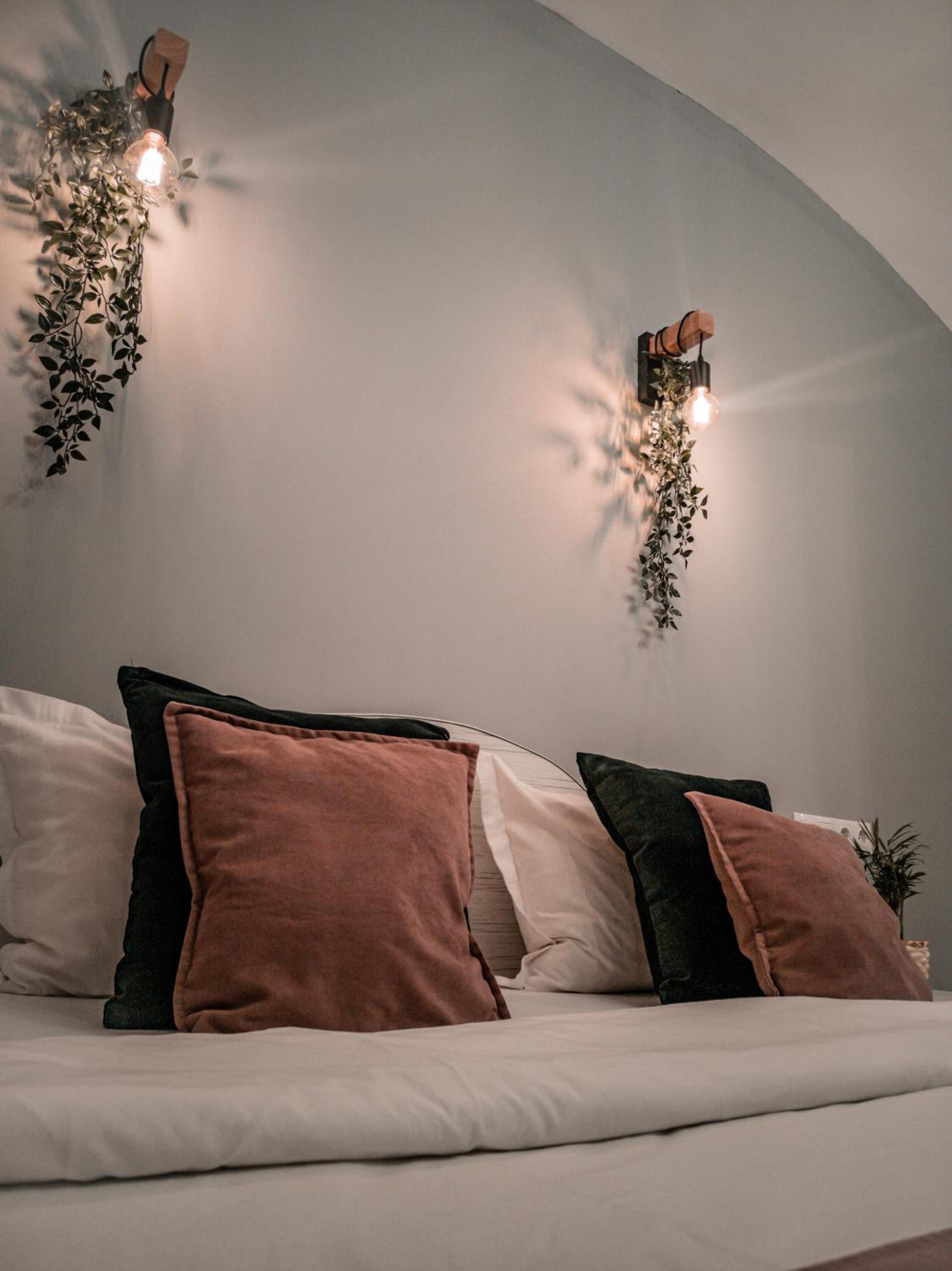 One-Bedroom Apartment - Photo 28