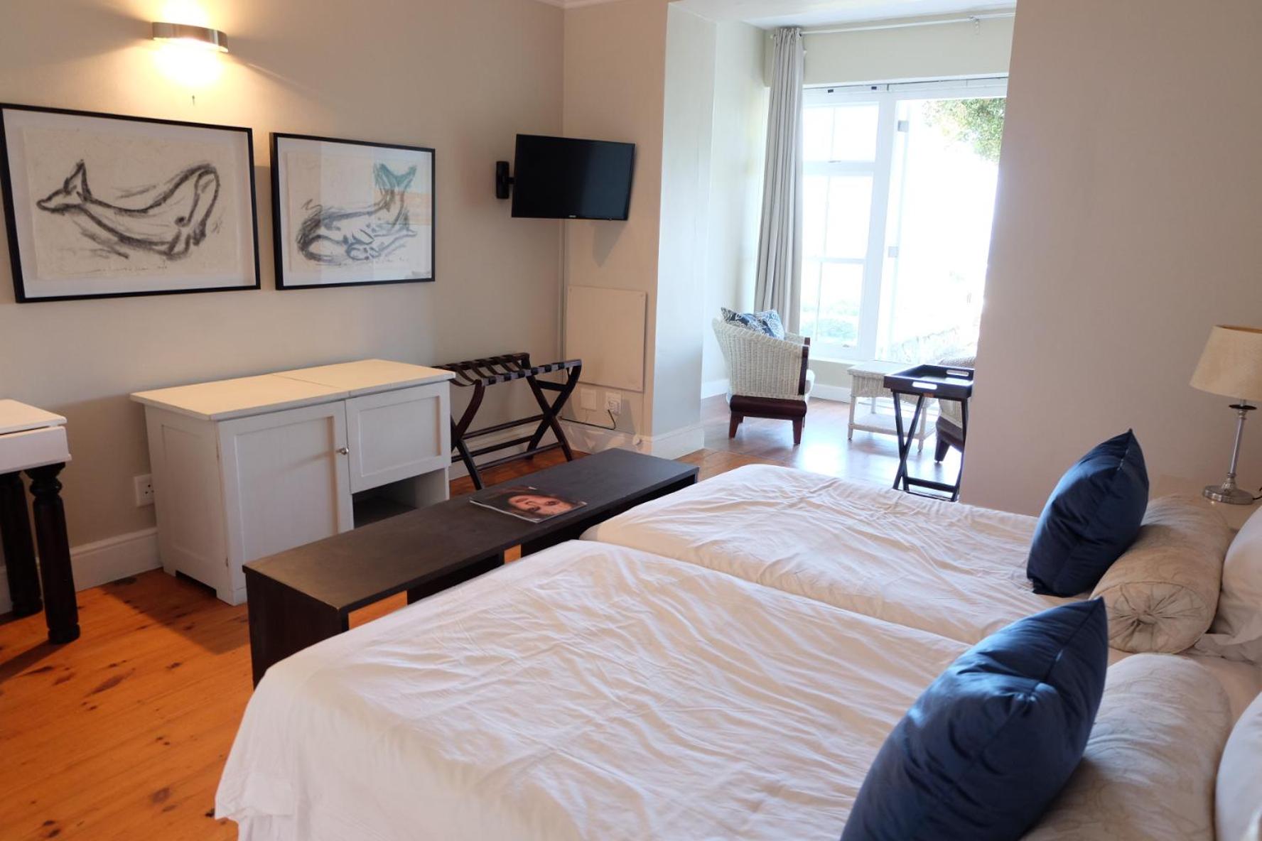 Deluxe Double or Twin Room with Sea View - Photo 1