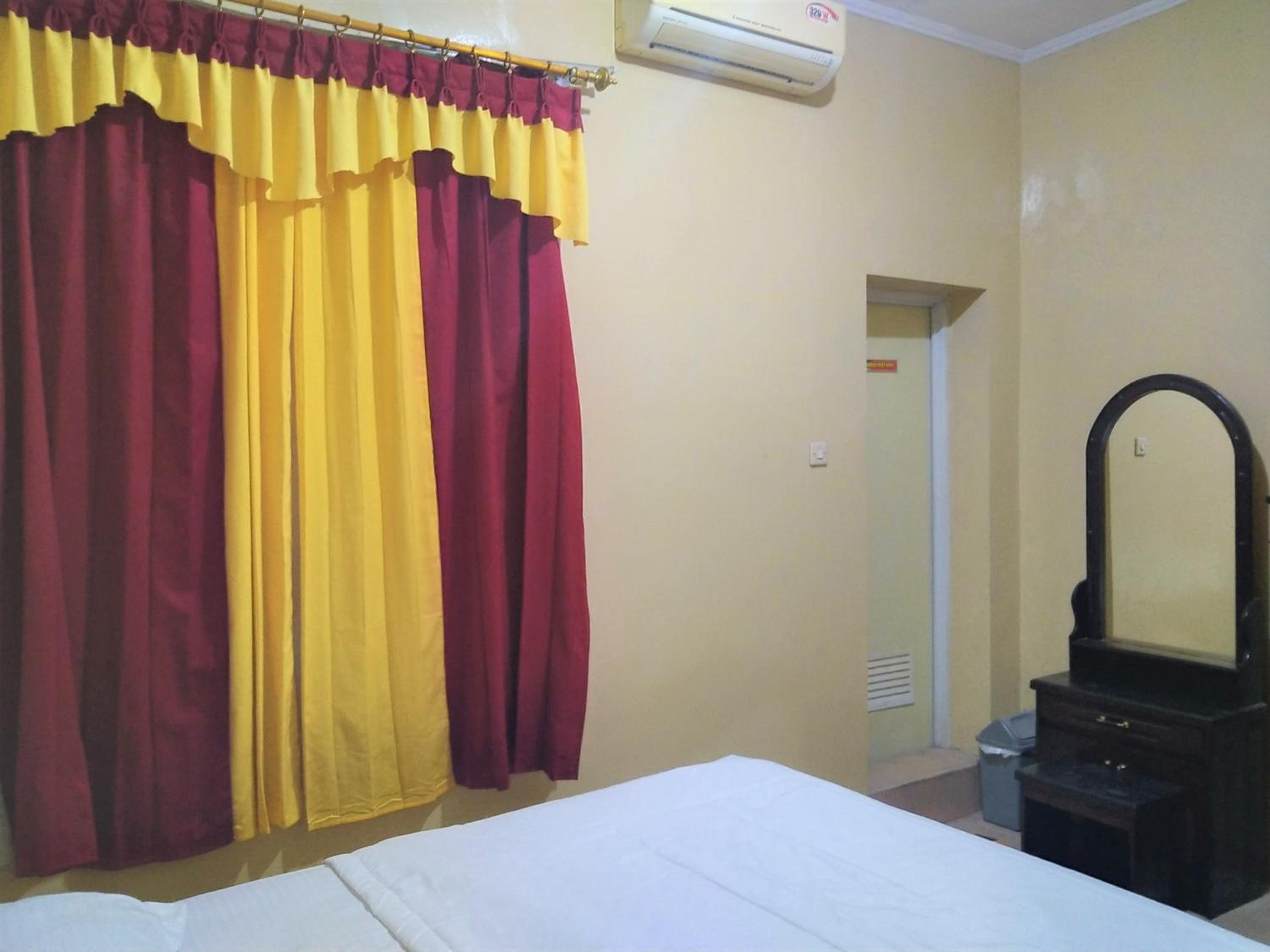 Standard Double Room - Photo 8
