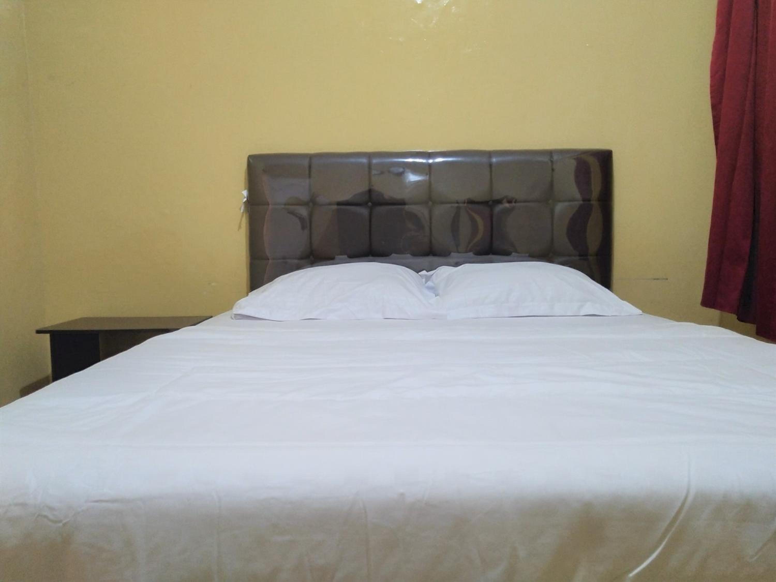 Standard Double Room - Photo 9