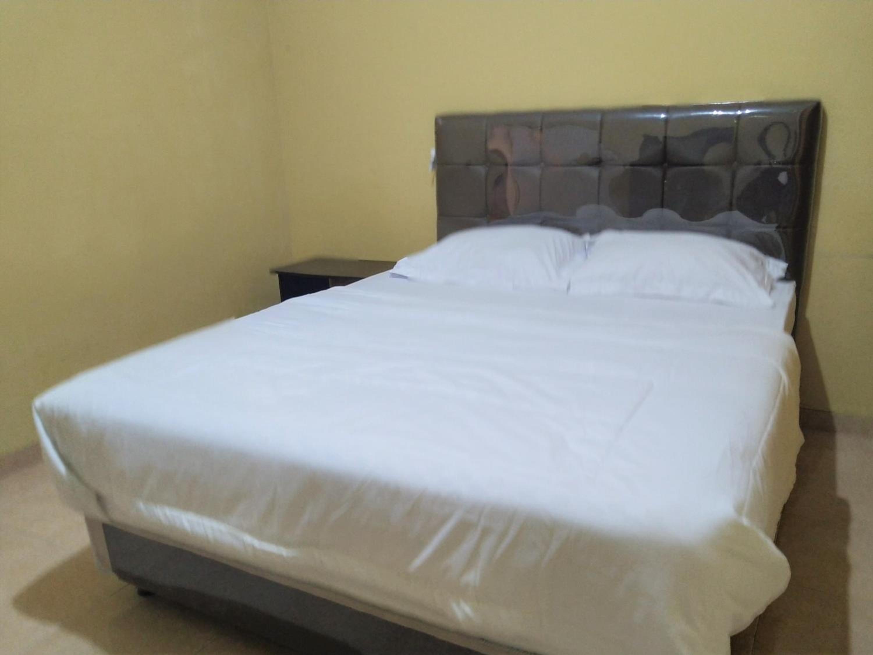 Standard Double Room - Photo 10