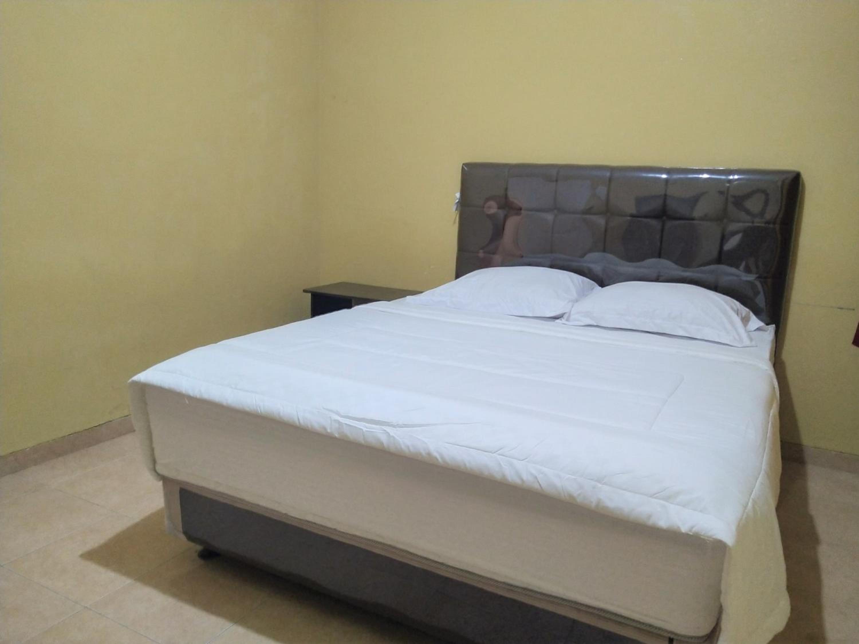 Standard Double Room - Photo 12
