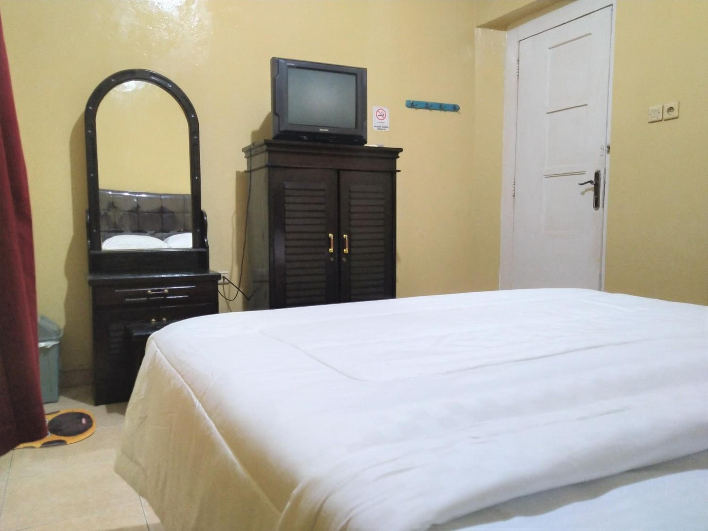 Standard Double Room - Photo 13