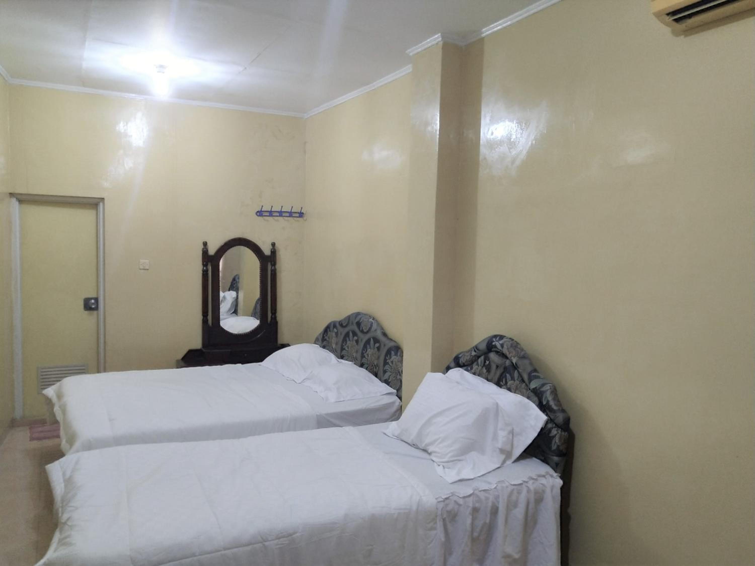 Family Room - Photo 7