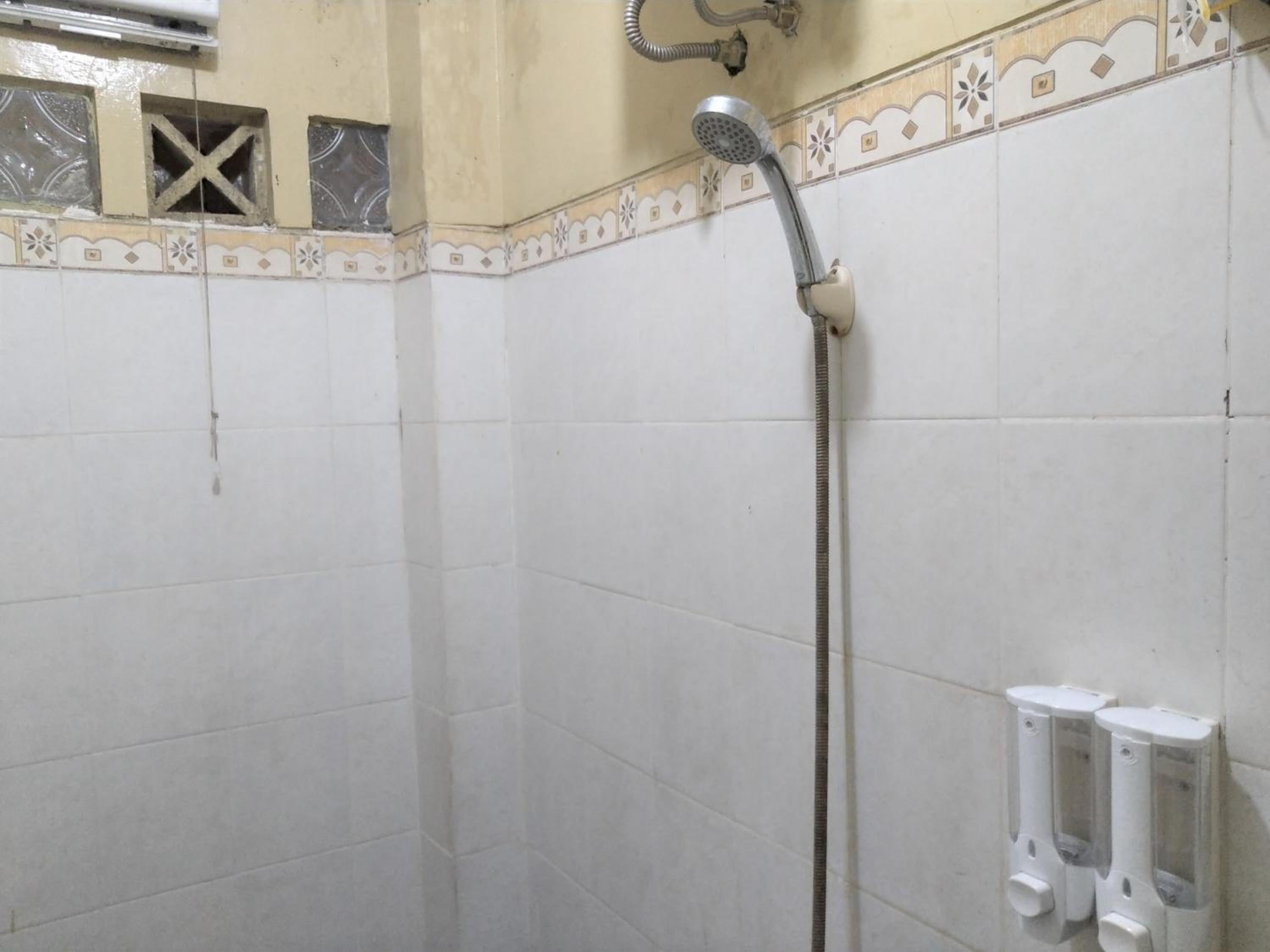 Standard Double Room - Photo 16
