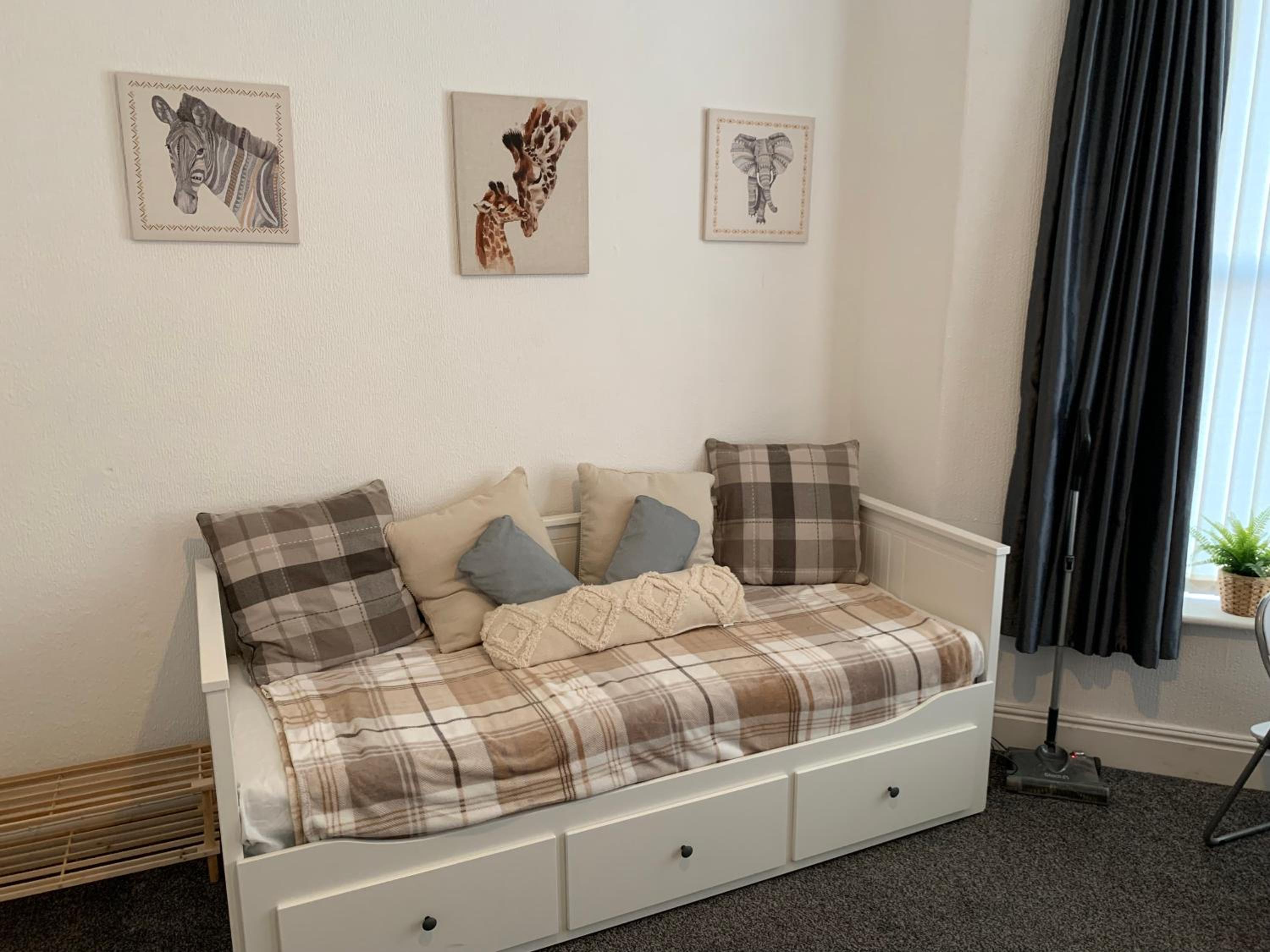 One-Bedroom Apartment photo 3