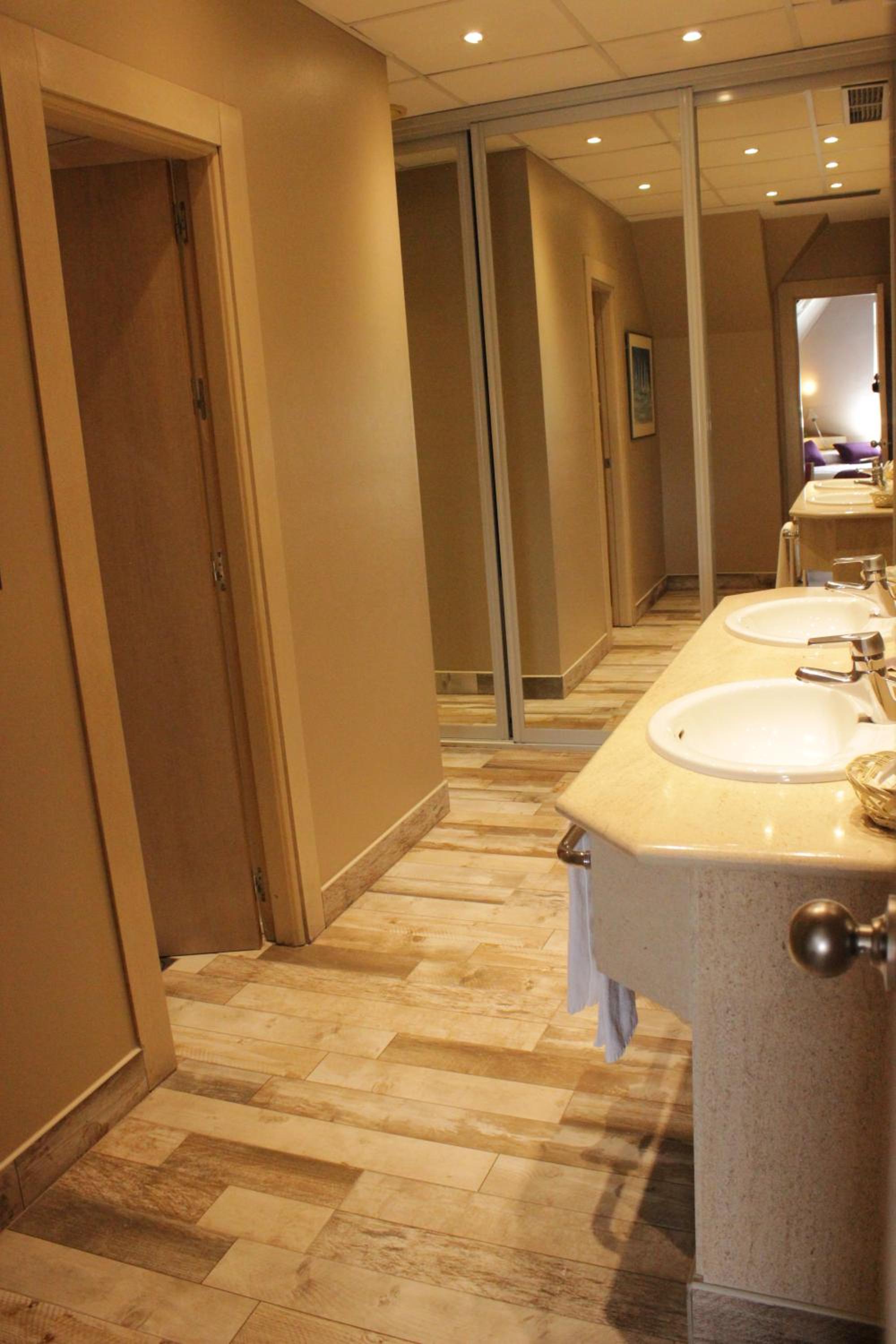 Imperial Suite - Photo 3