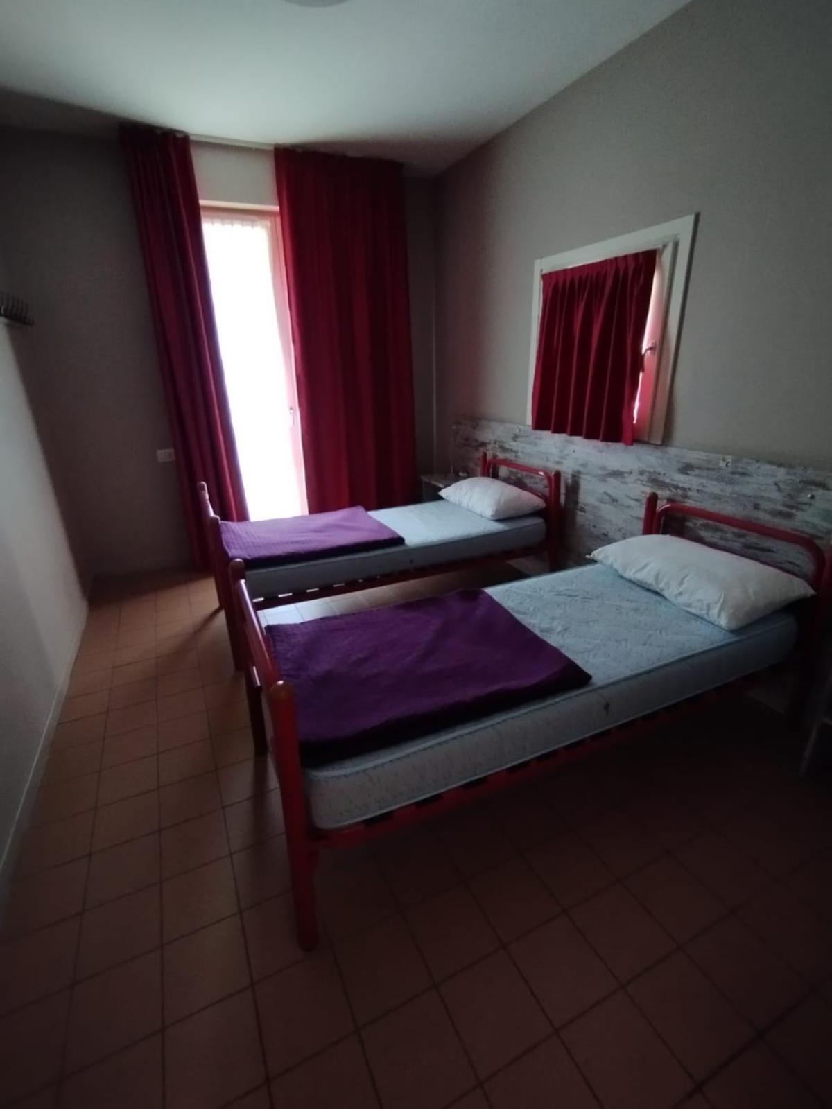 Twin Room with Private Bathroom - Photo 1