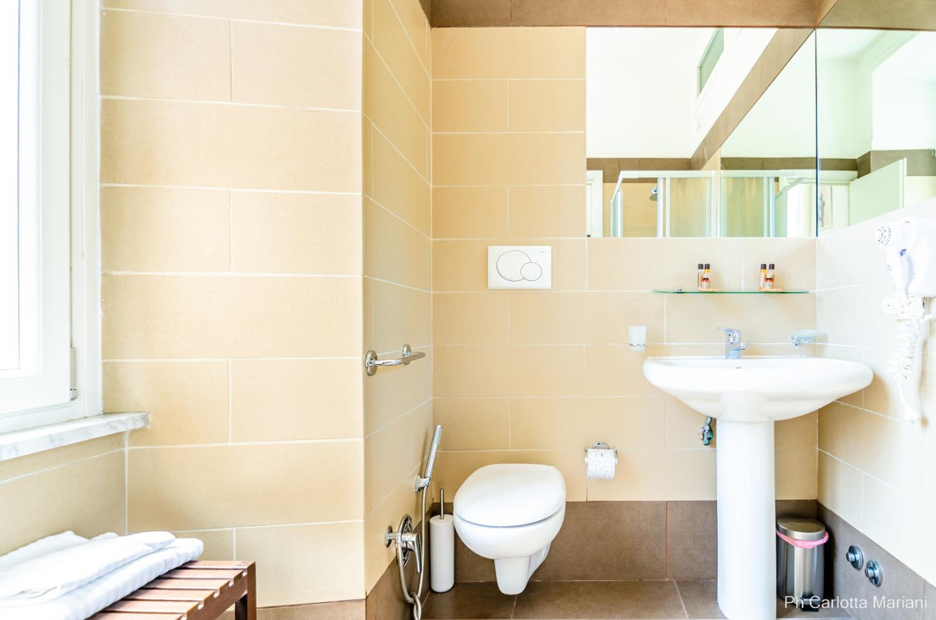 Double Room with Private Bathroom photo 3