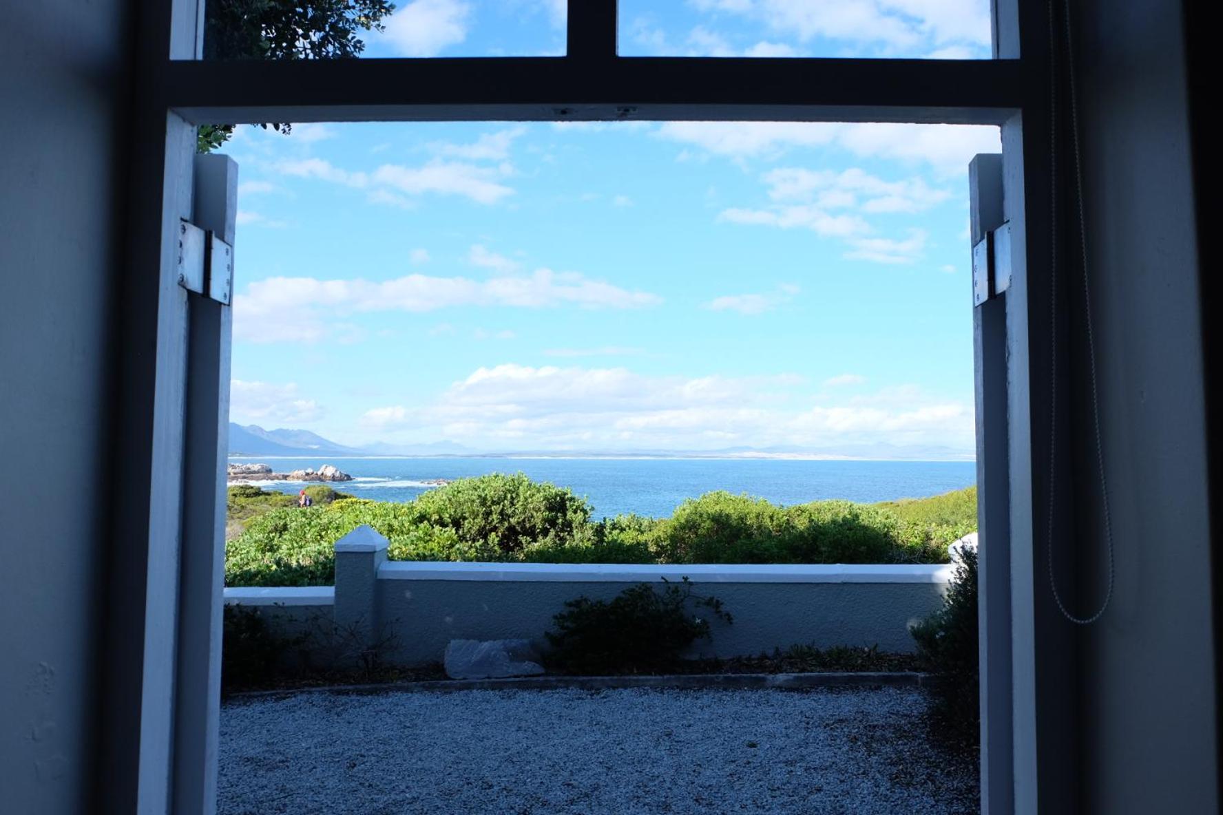 Deluxe Double or Twin Room with Ocean View - Photo 10