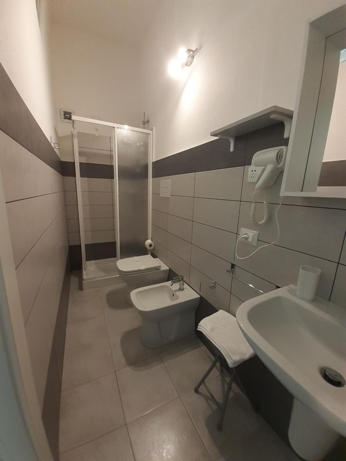 Single Room with Private Bathroom photo 2