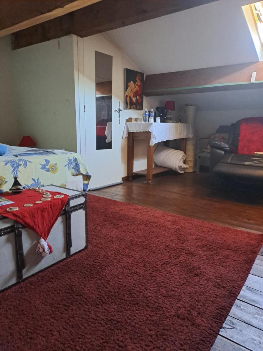 Double Room with Private Bathroom photo 2