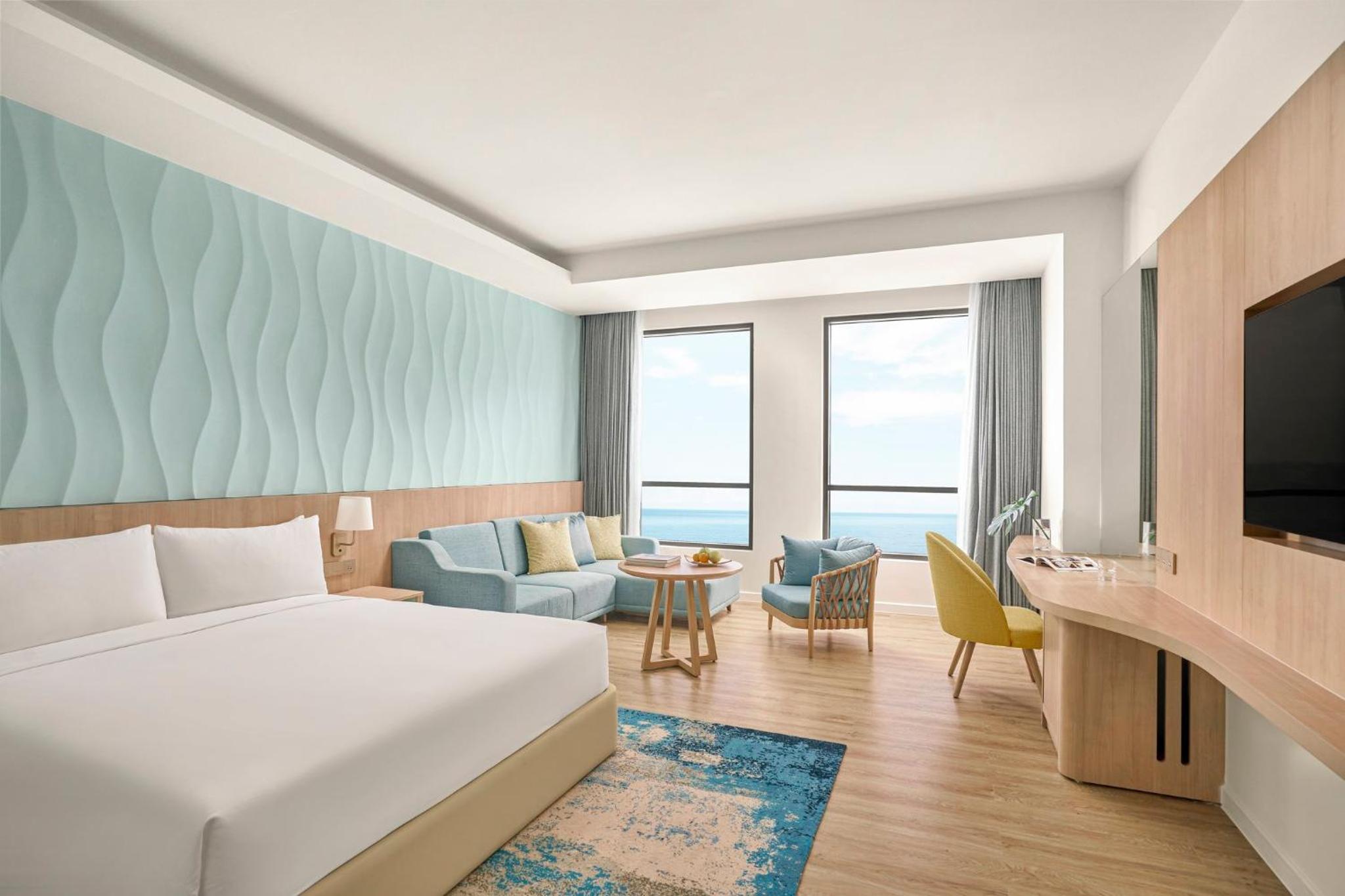 Standard King Room with Ocean View - Photo 2