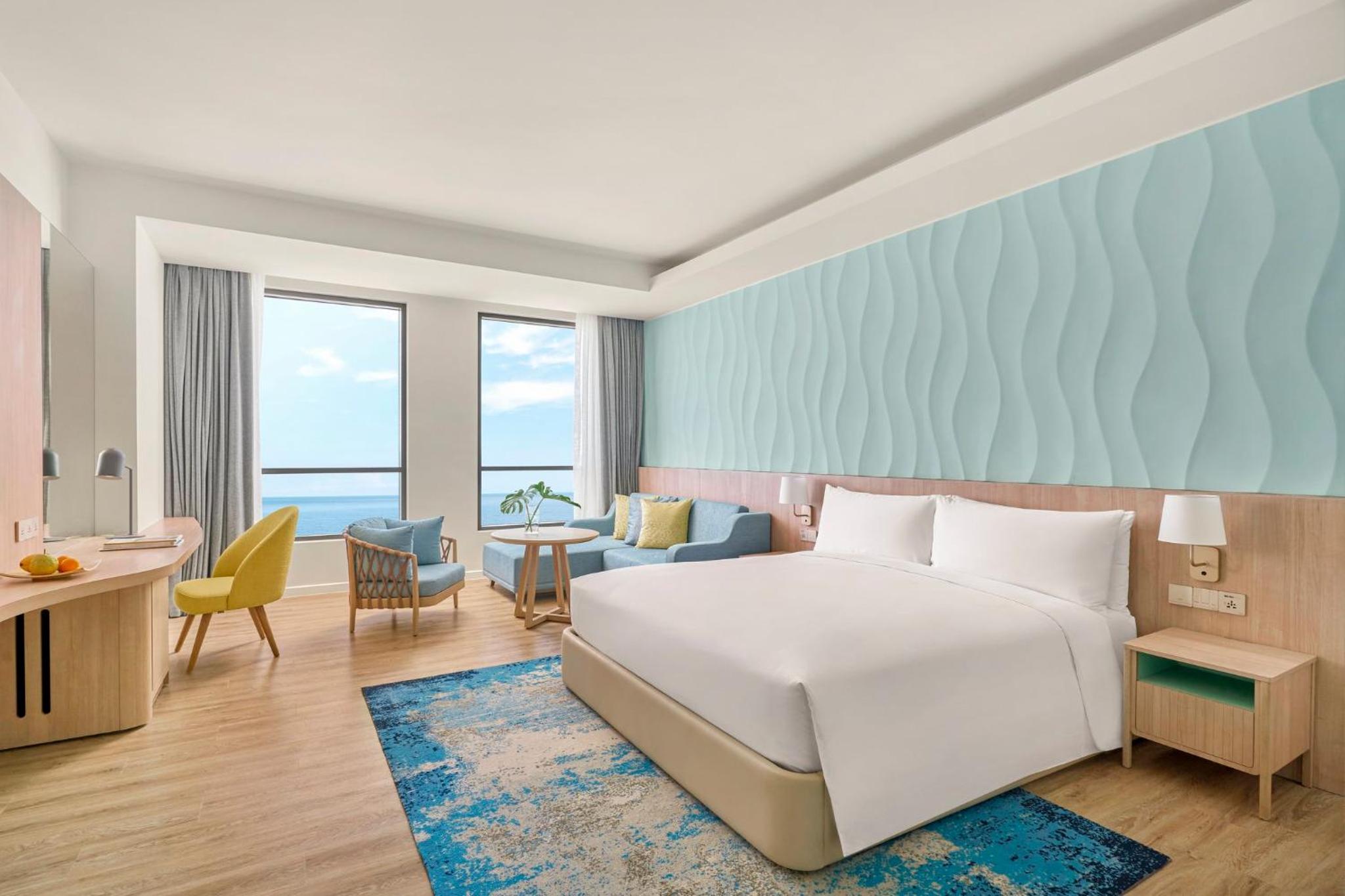 Standard King Room with Ocean View - Photo 6