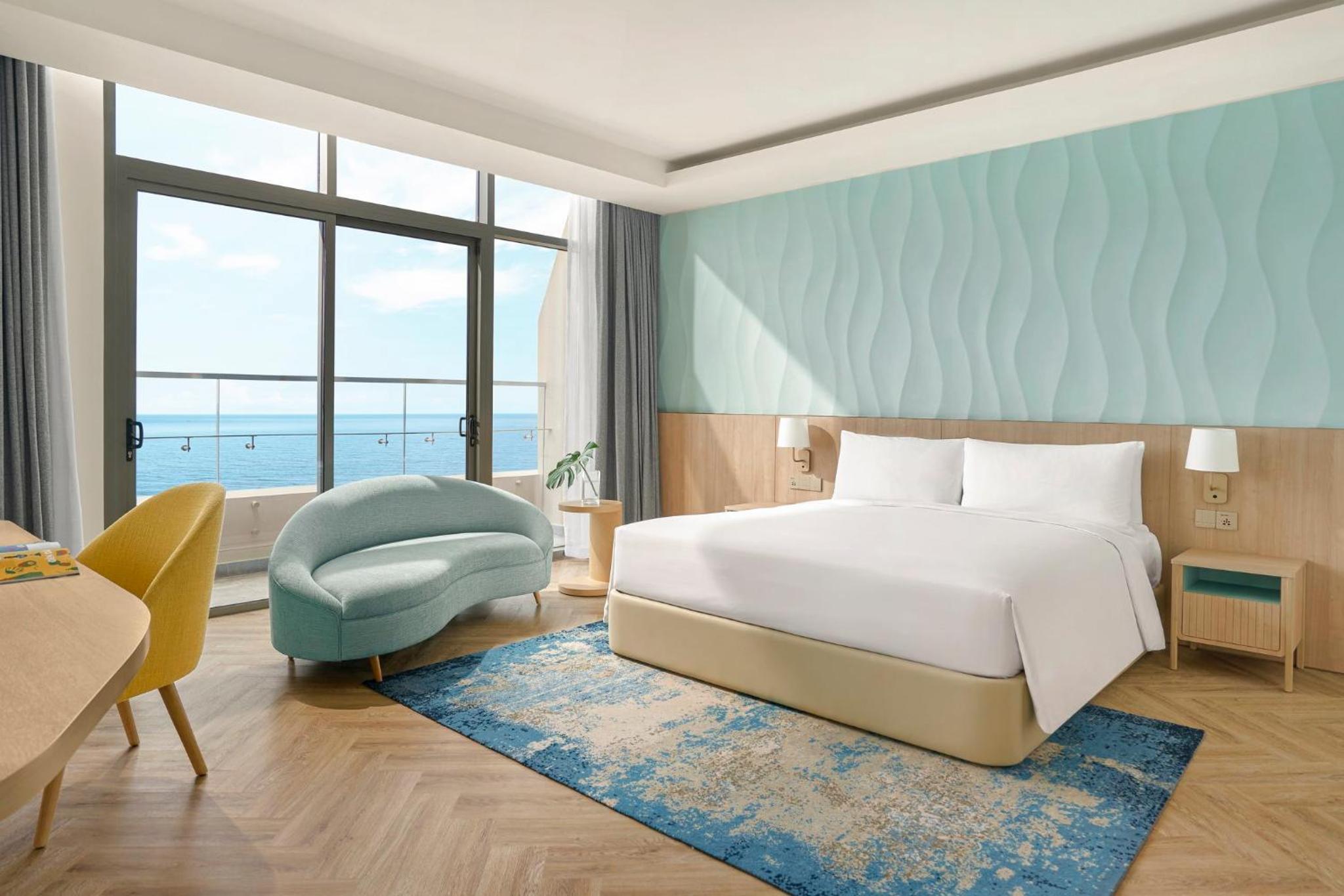 Two-Bedroom Suite with Sea View - Smoking - Photo 1