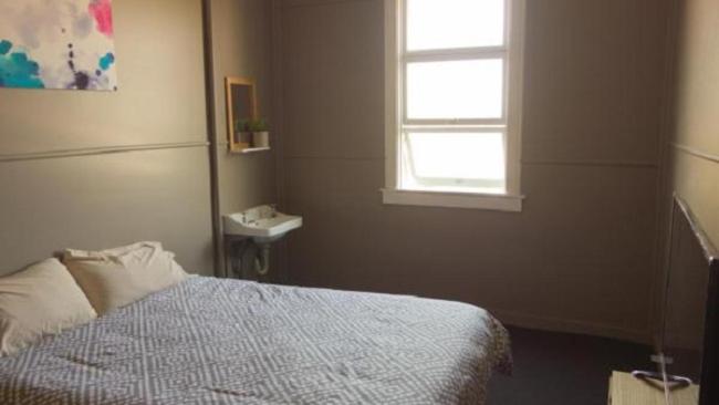 Budget Double Room - Photo 3