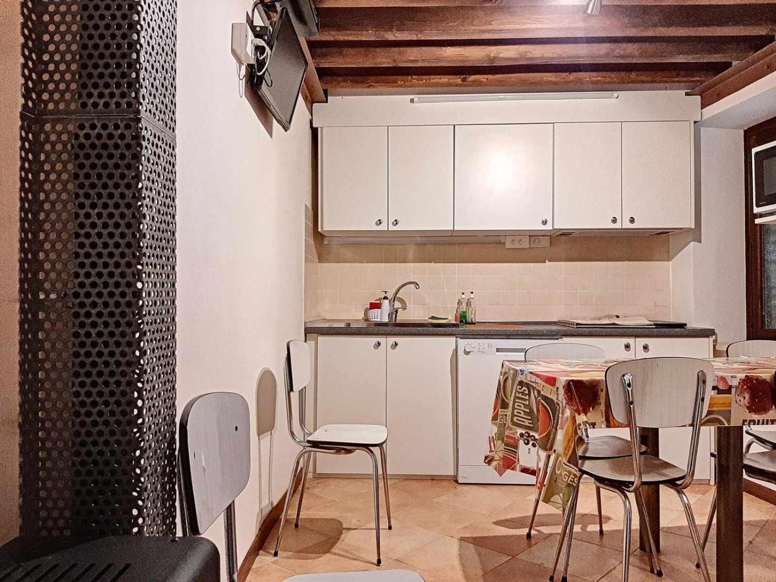 Apartment photo 2