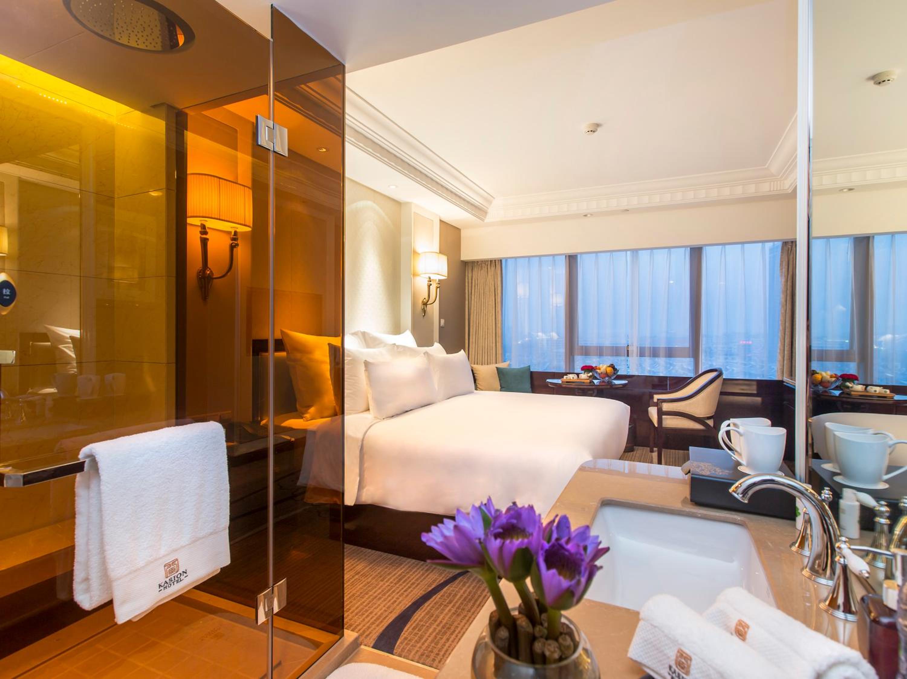 Superior Room with City View - Special  photo 3