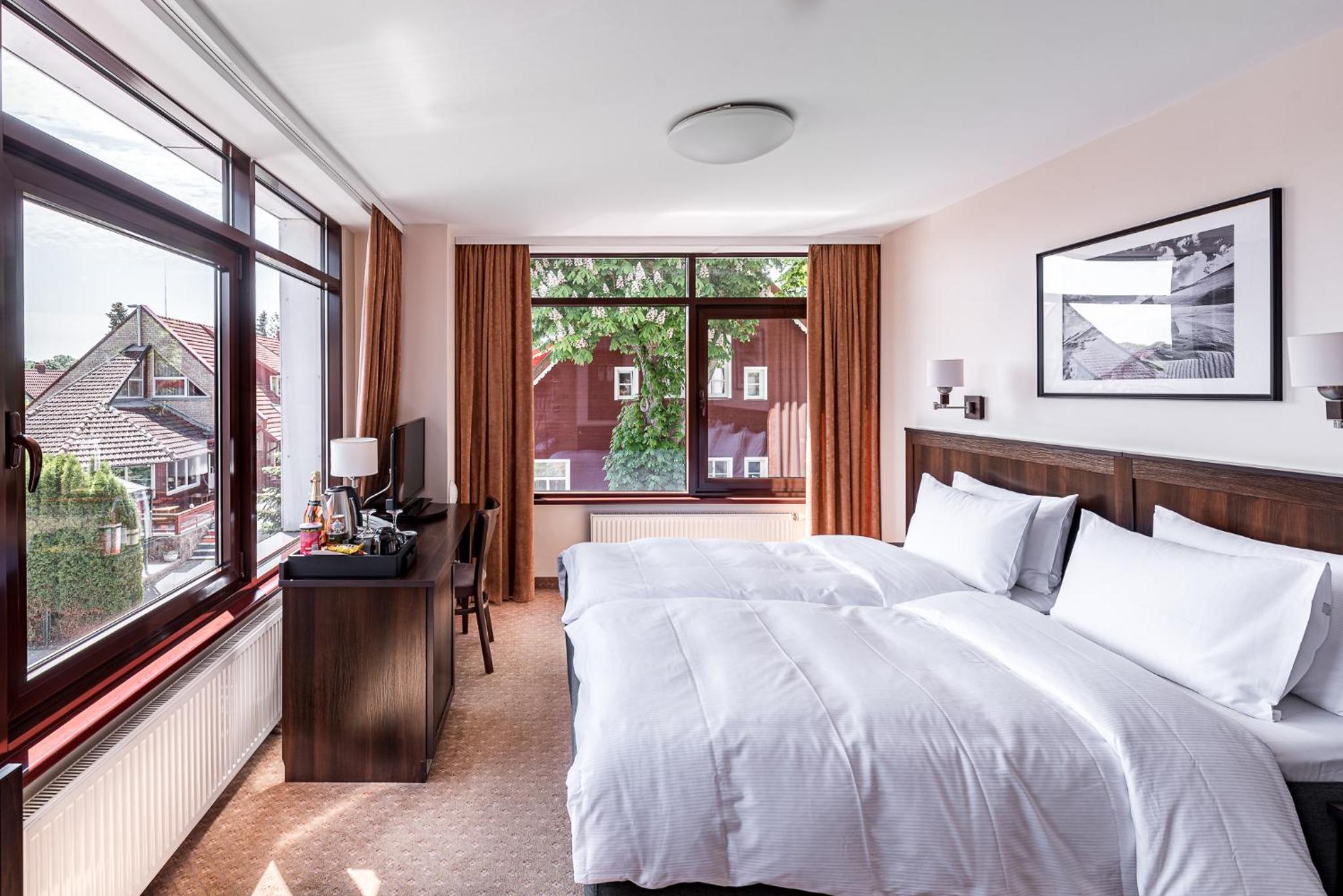 Superior Twin Room with Spa Access - Photo 9