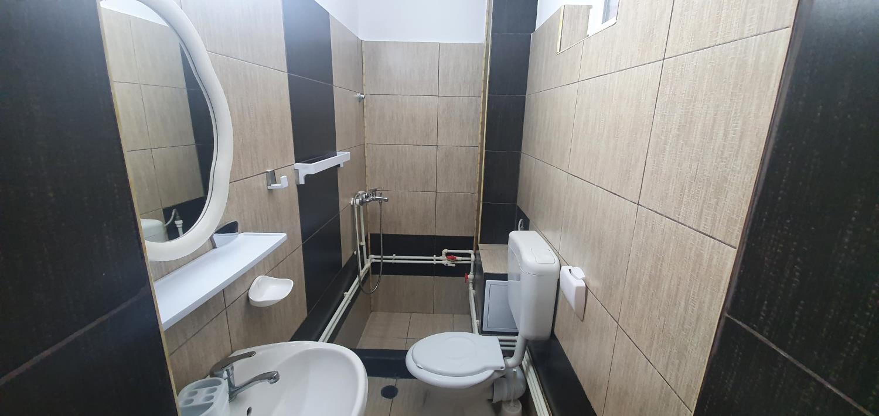 Double Room with Private Bathroom - Photo 3