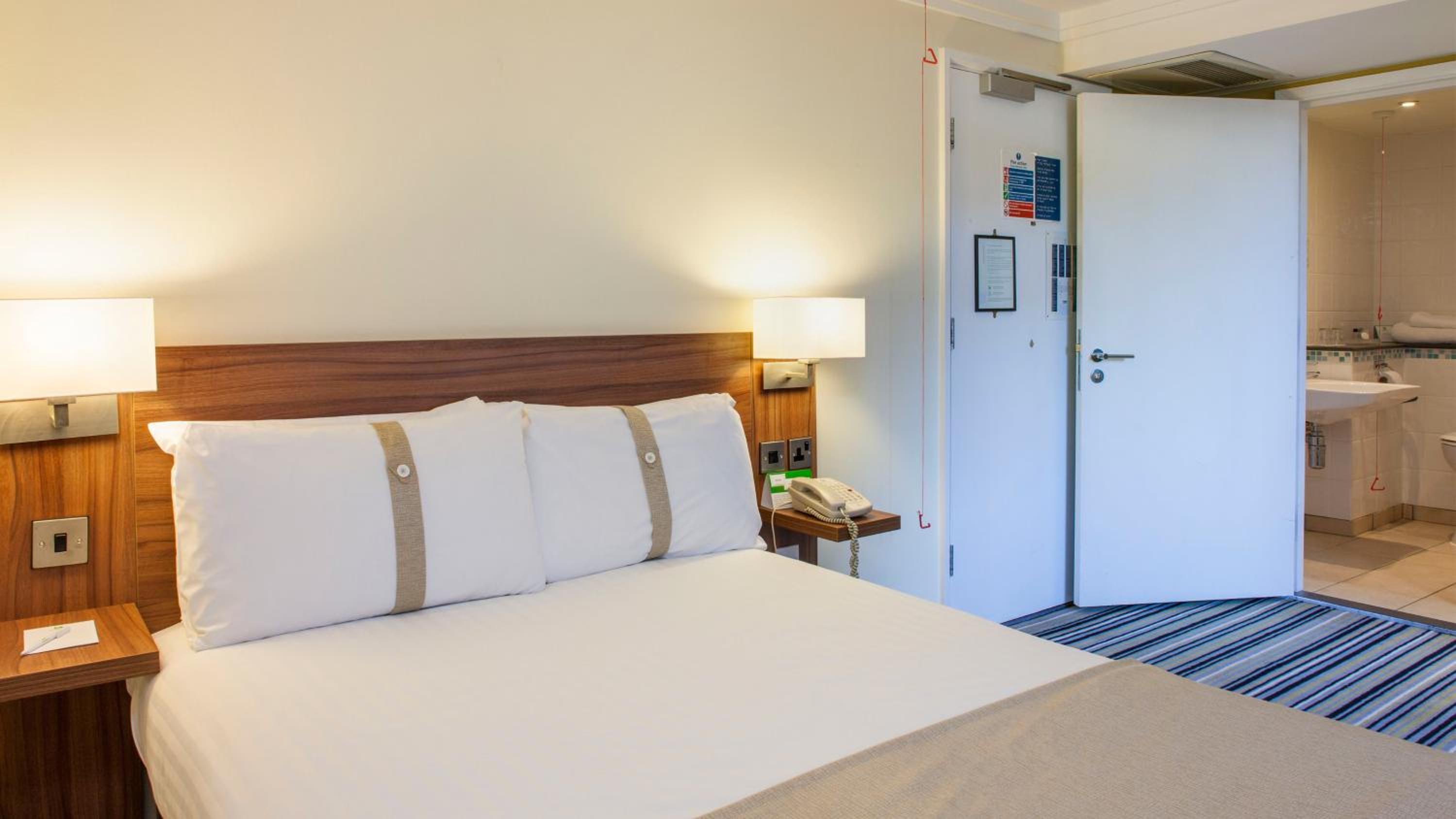 Standard Double Room - Disability Access - Photo 2