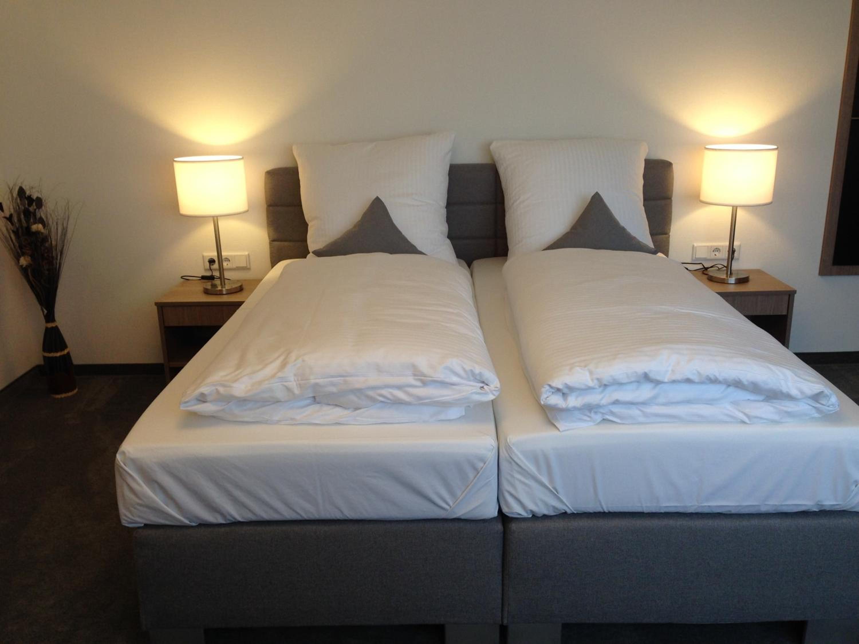 Deluxe Double Room - Photo 11