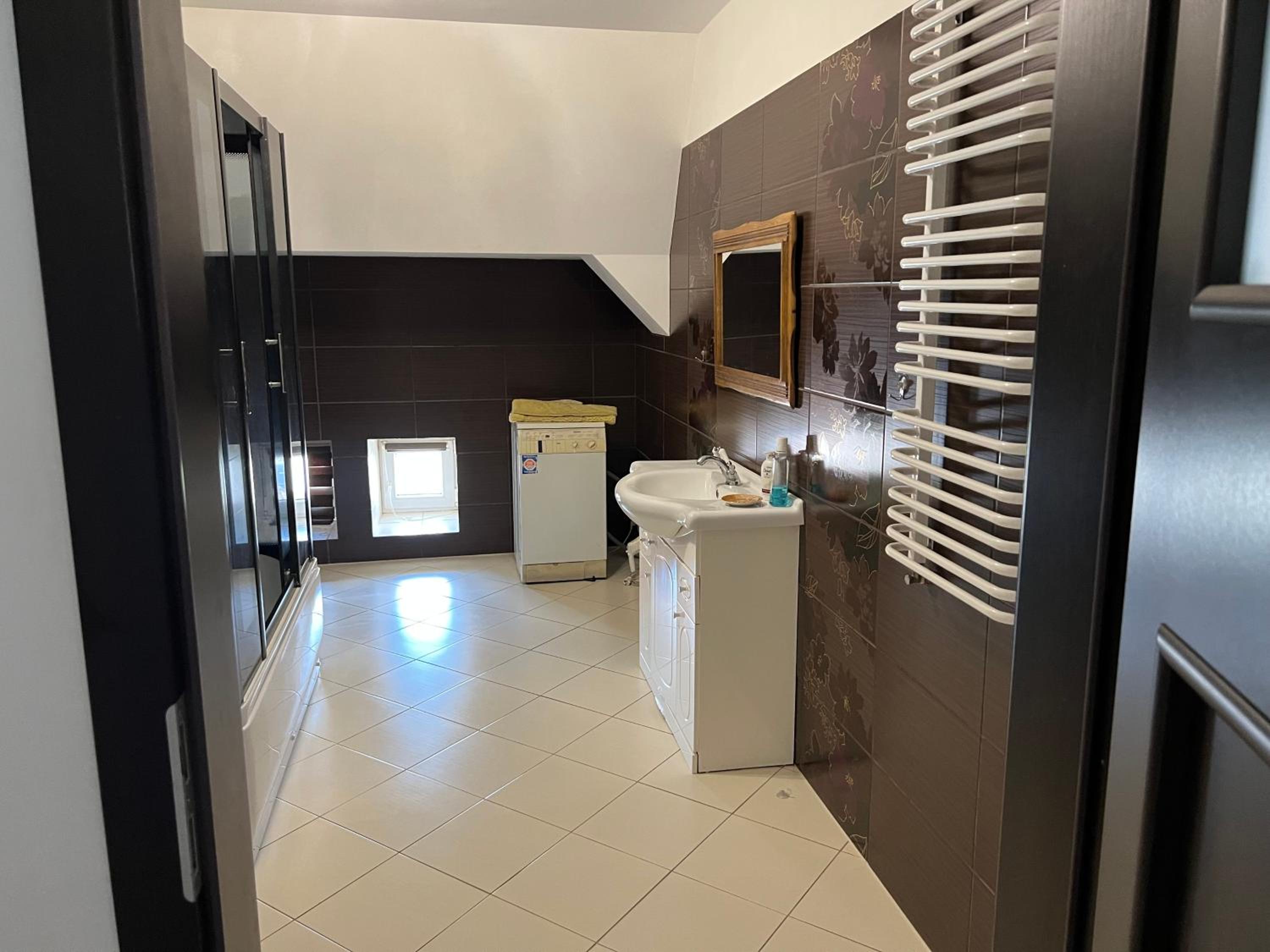 Deluxe Suite - Photo 3
