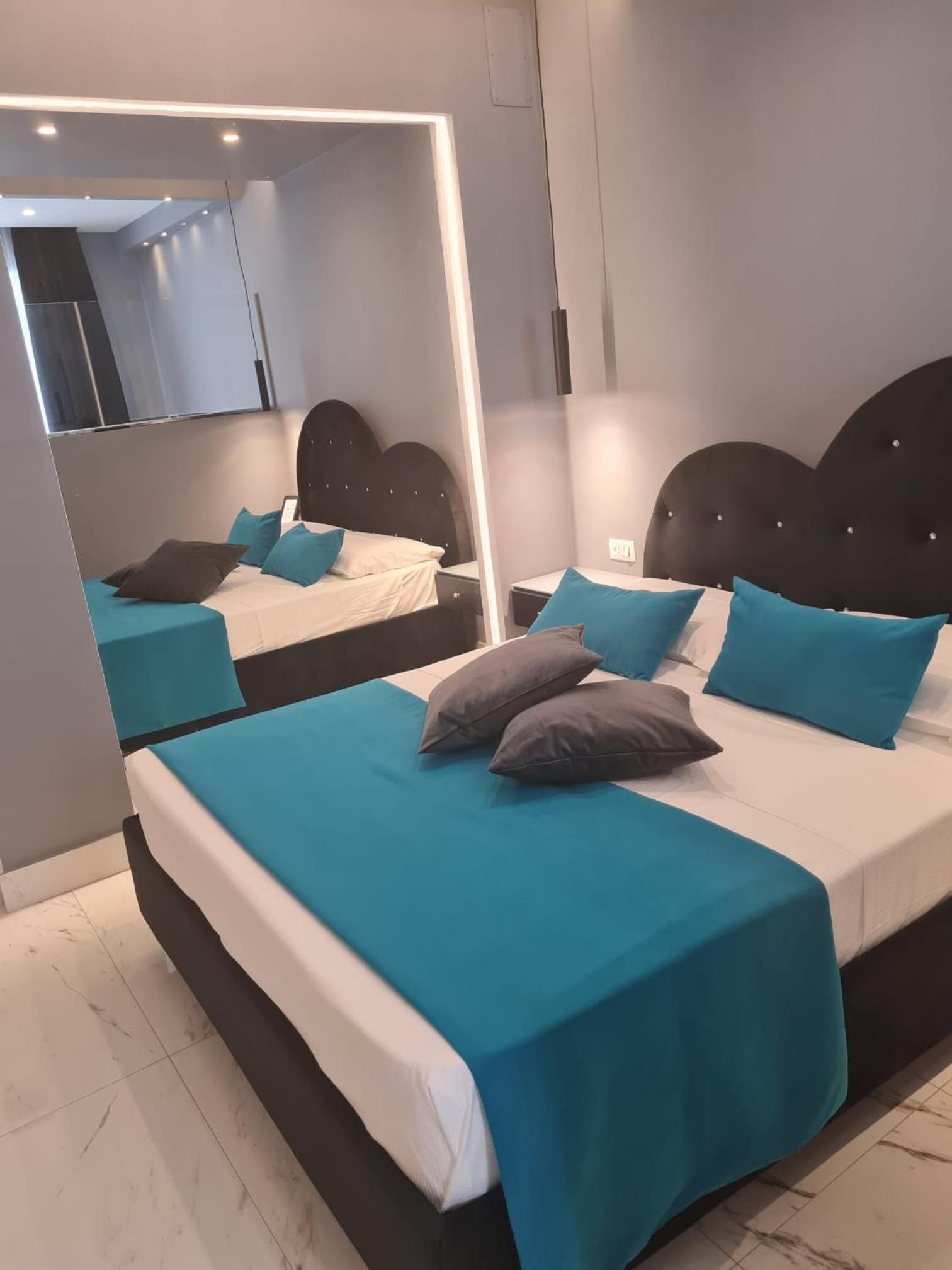 Queen Room with Spa Bath