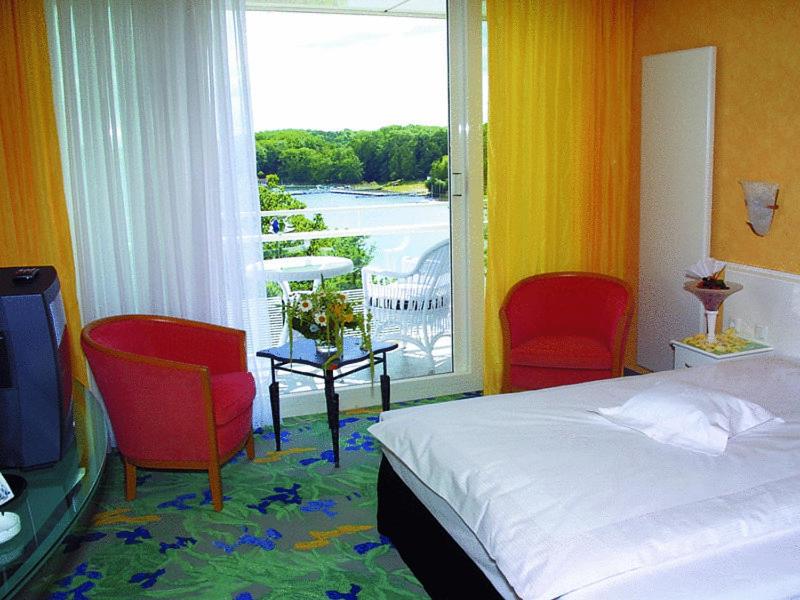 Double Room with Lake View photo 3