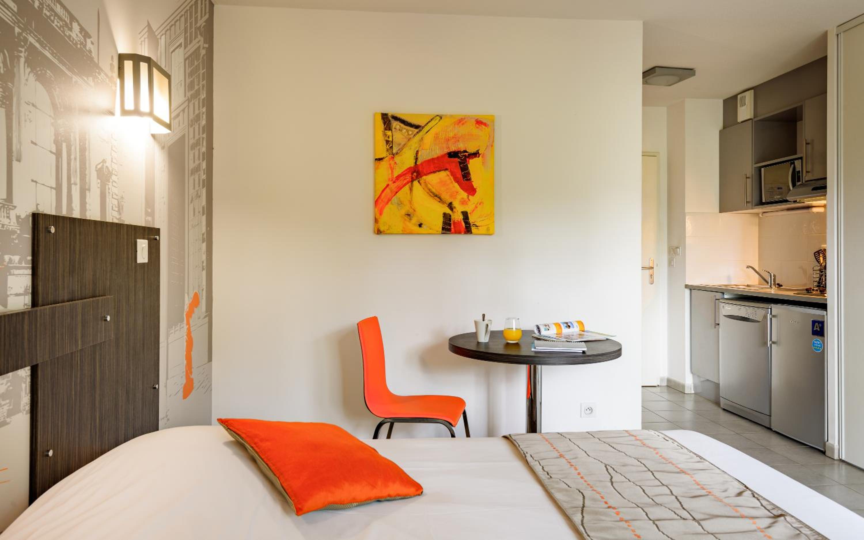 Studio (2 Adults)