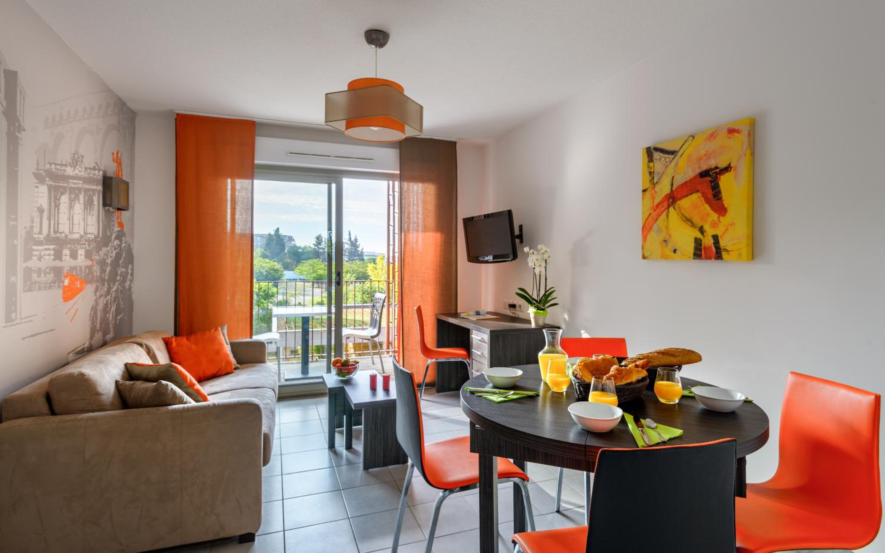 One-Bedroom Apartment (4 Adults) - Photo 8