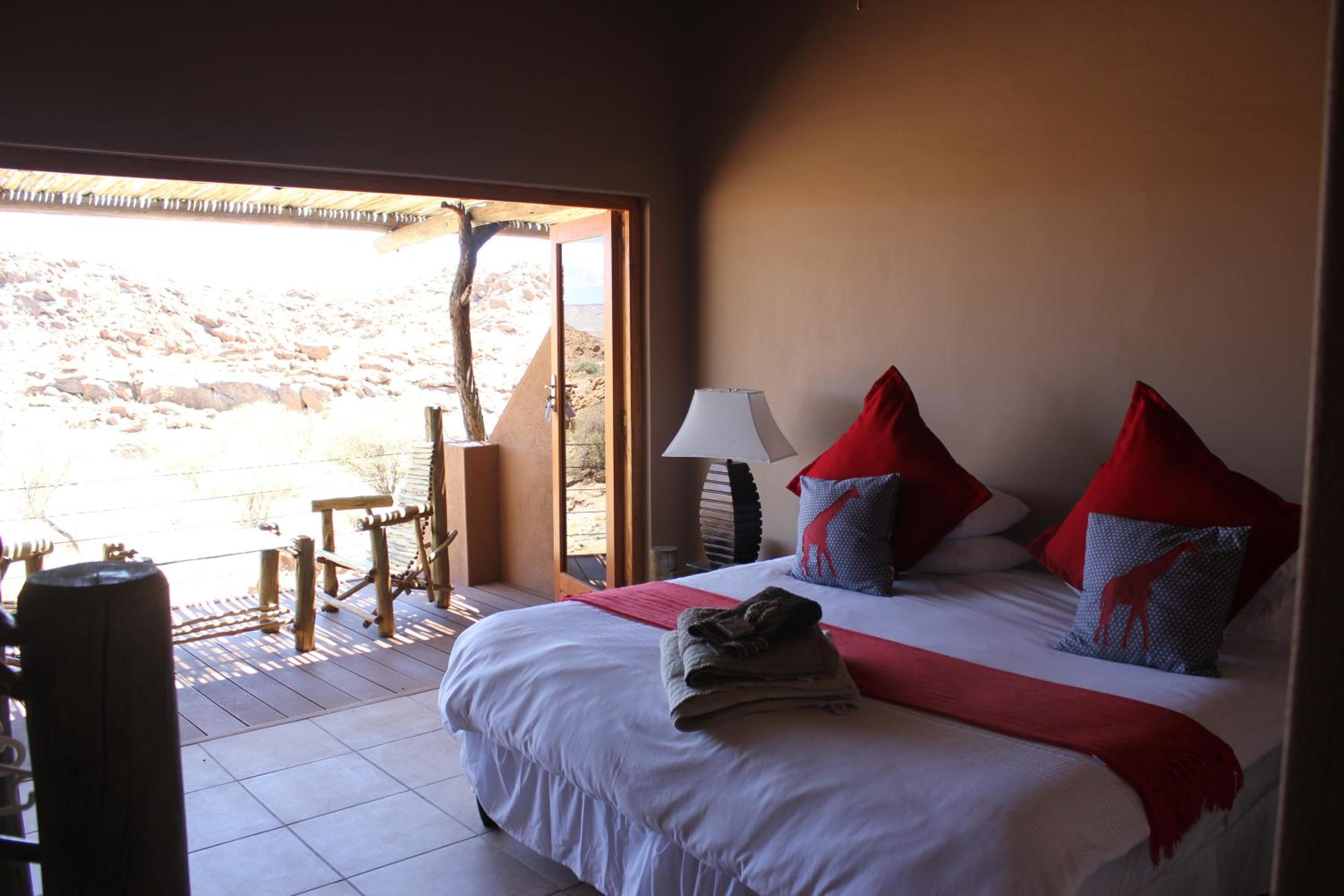 Double or Twin Room with Balcony - Photo 22