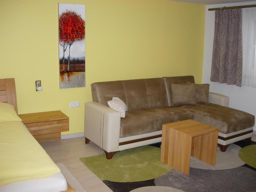 Two-Bedroom Apartment With Shower  photo 3