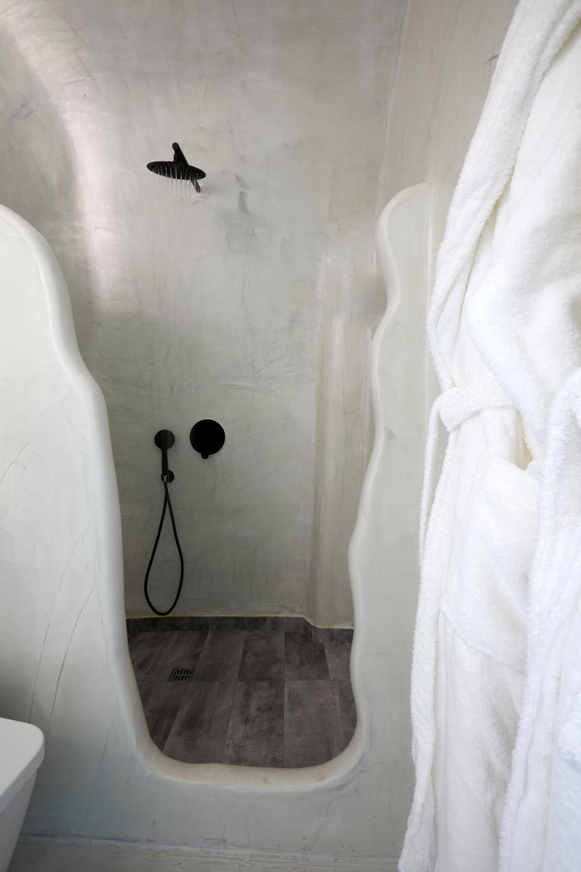 Cove Suite with Outdoor Heated Plunge Pool photo 2