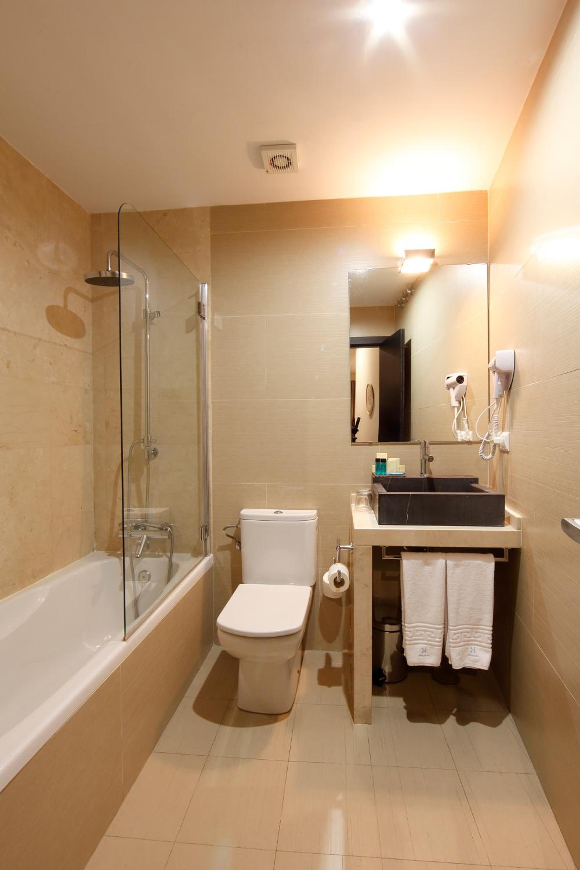 Twin Room - Photo 6